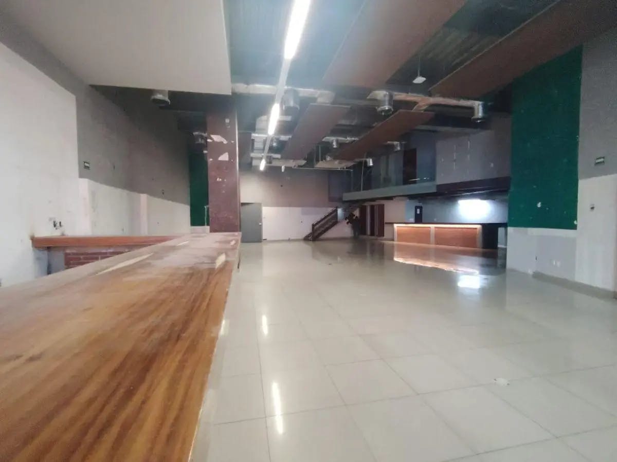 Local Comercial Spot2