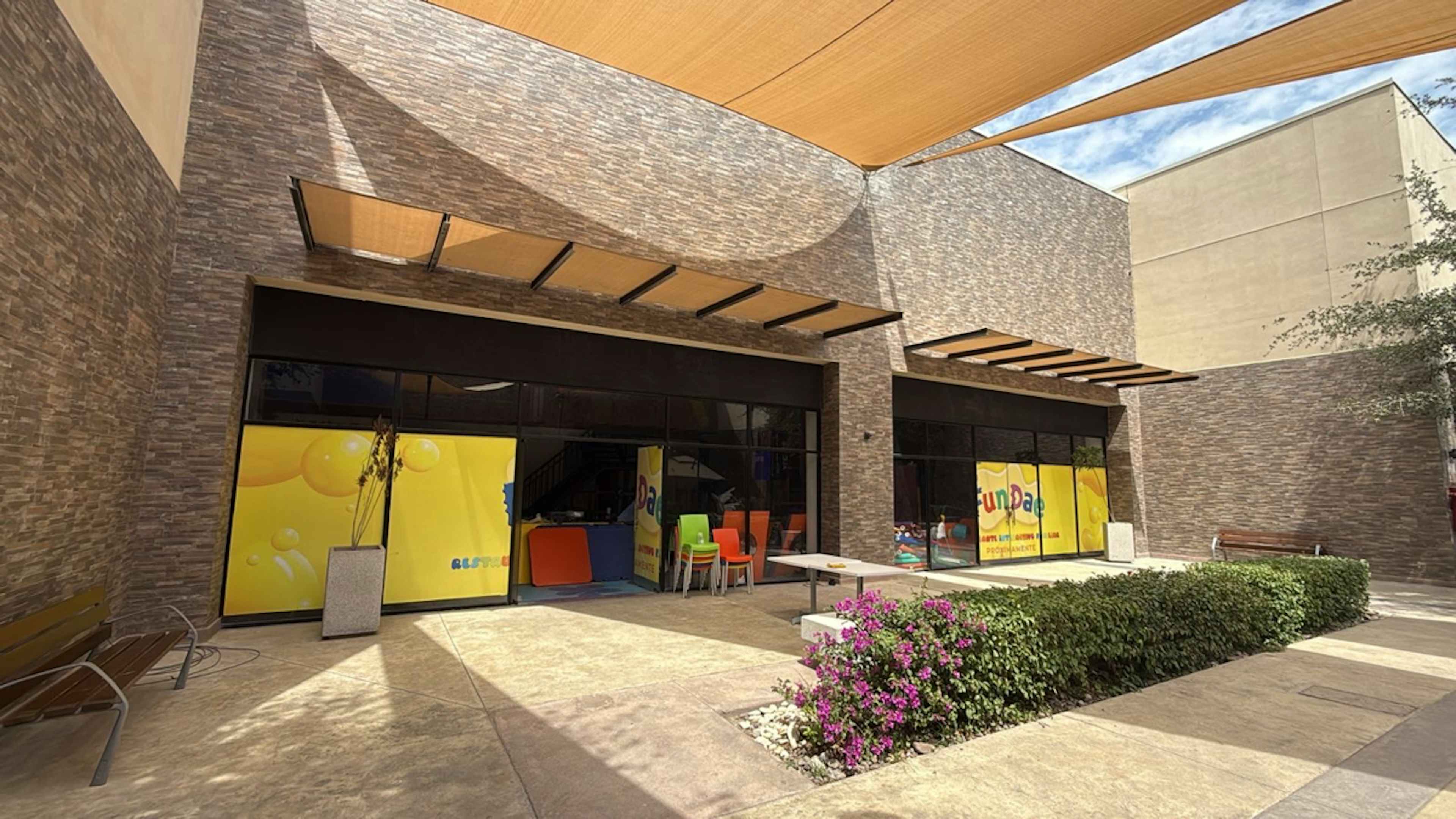 Plaza Comercial Almanara S/n