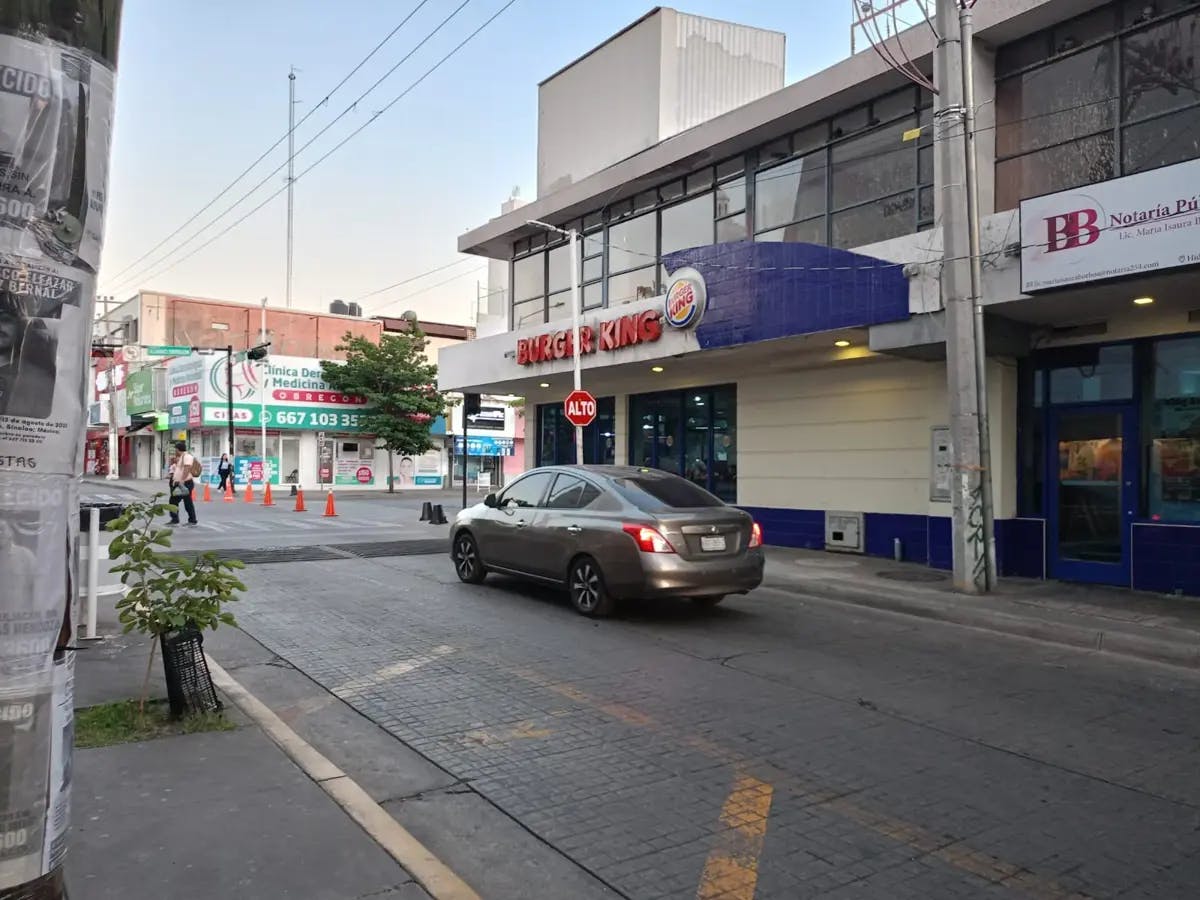 Local Comercial Spot2