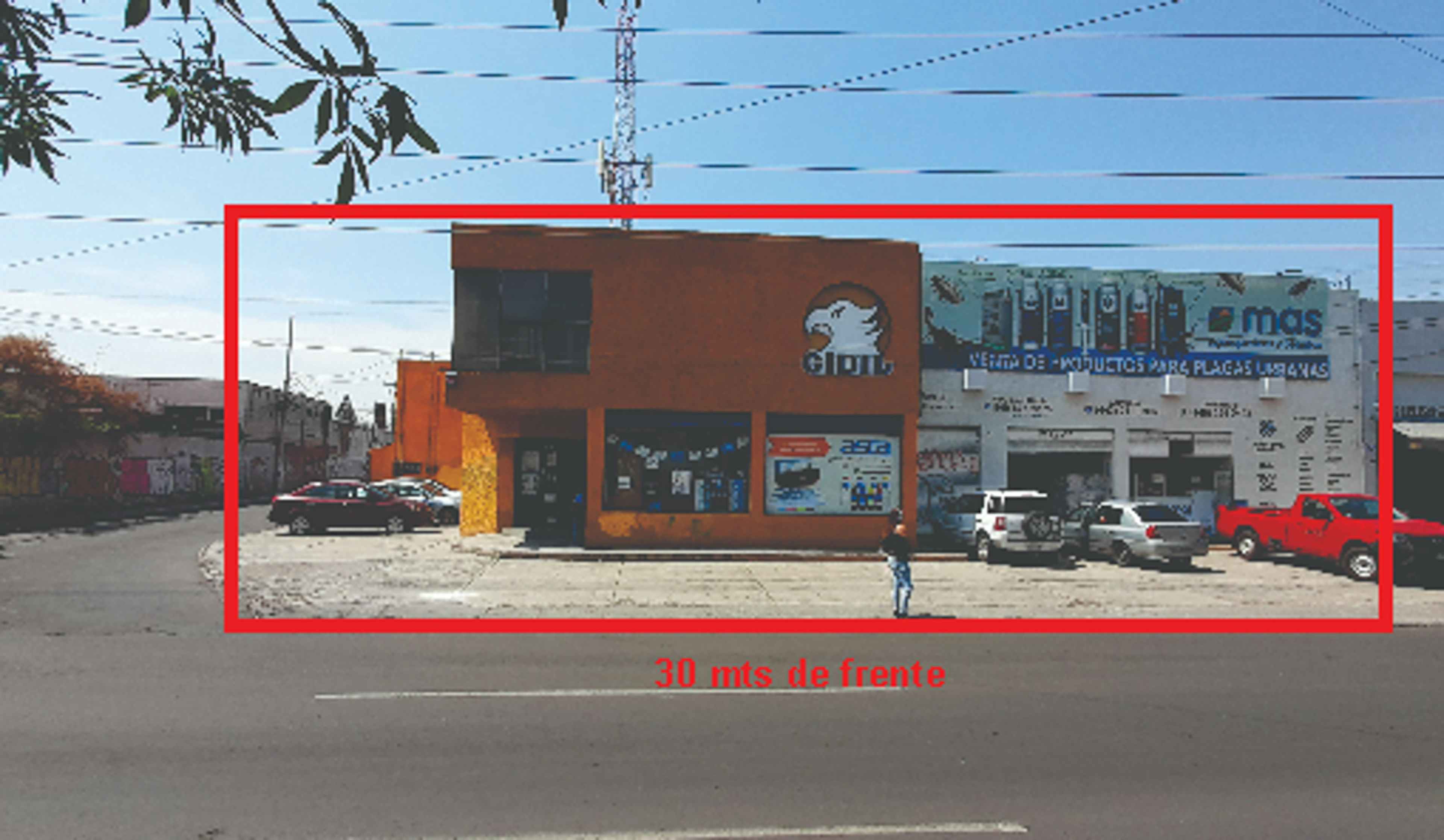 Calle Bernardo Quintana 305