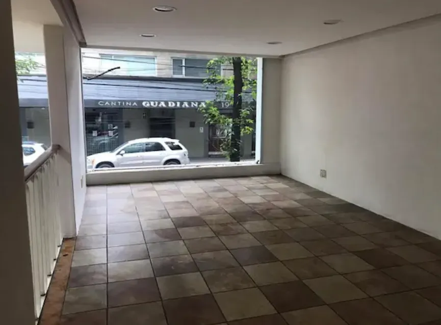 Local Comercial Spot2