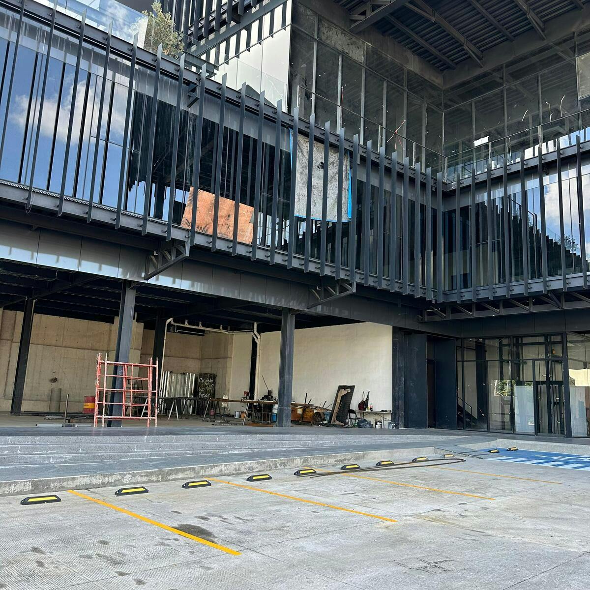 Local Comercial Spot2