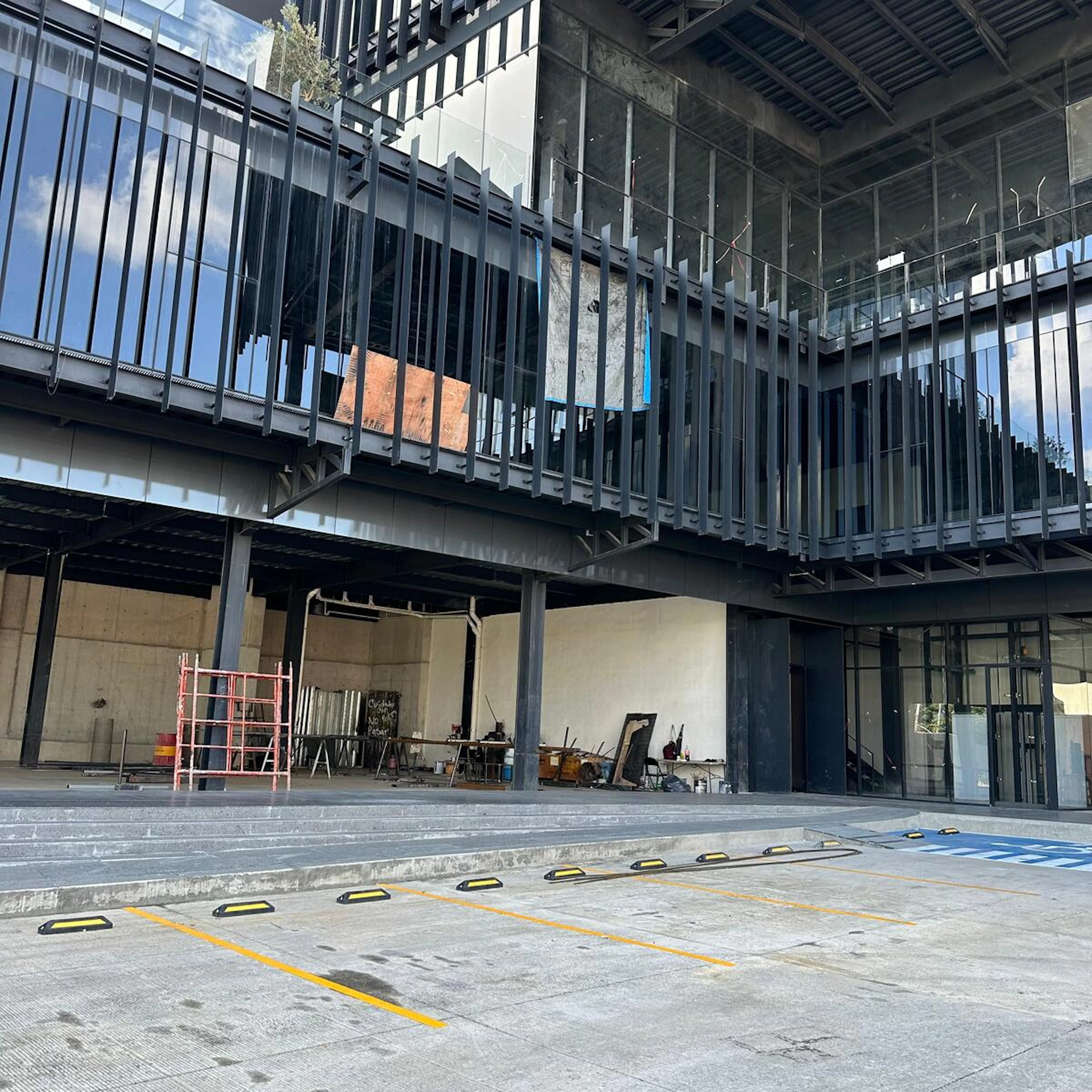 Local Comercial Spot2