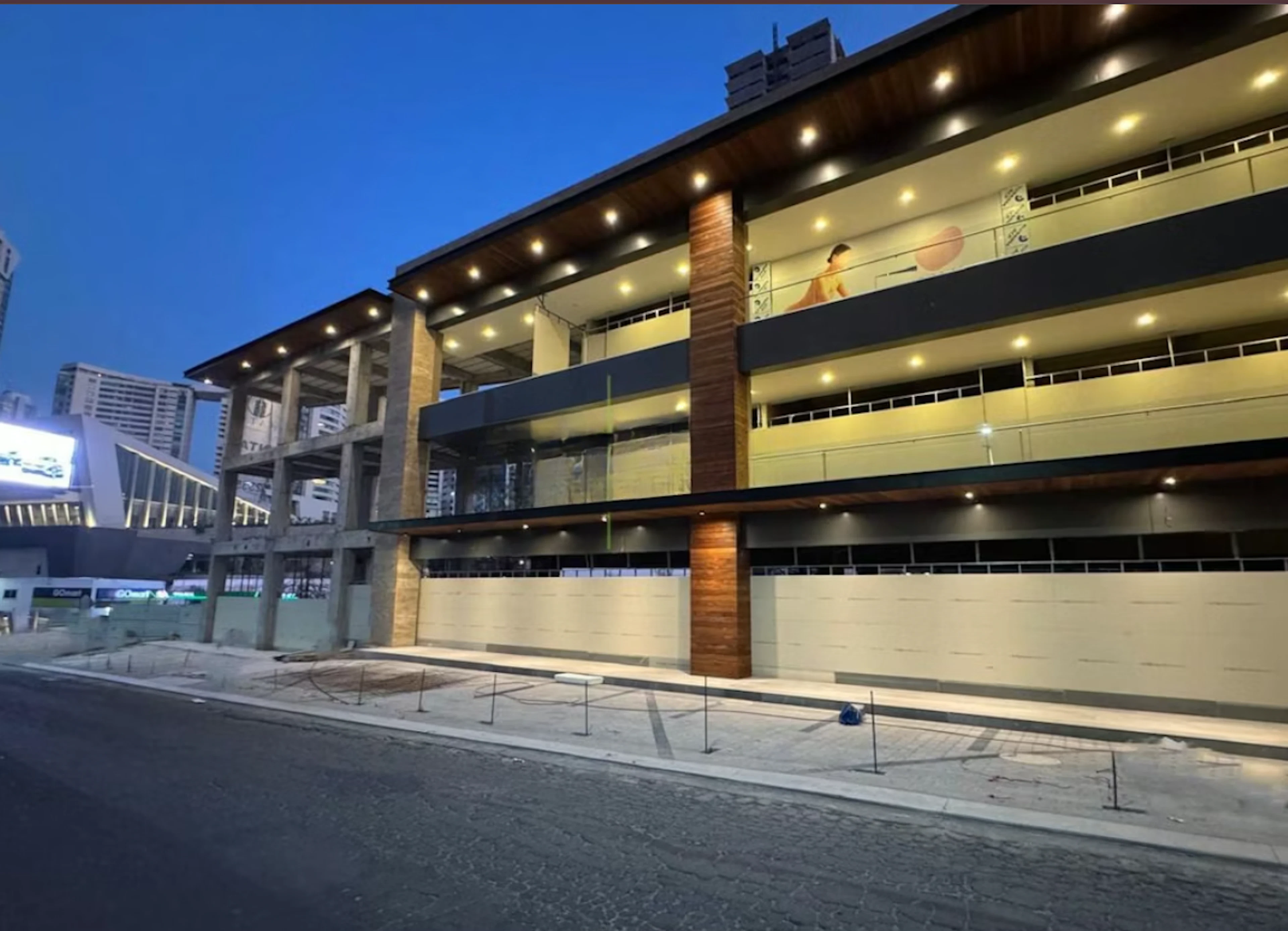 Local Comercial Spot2