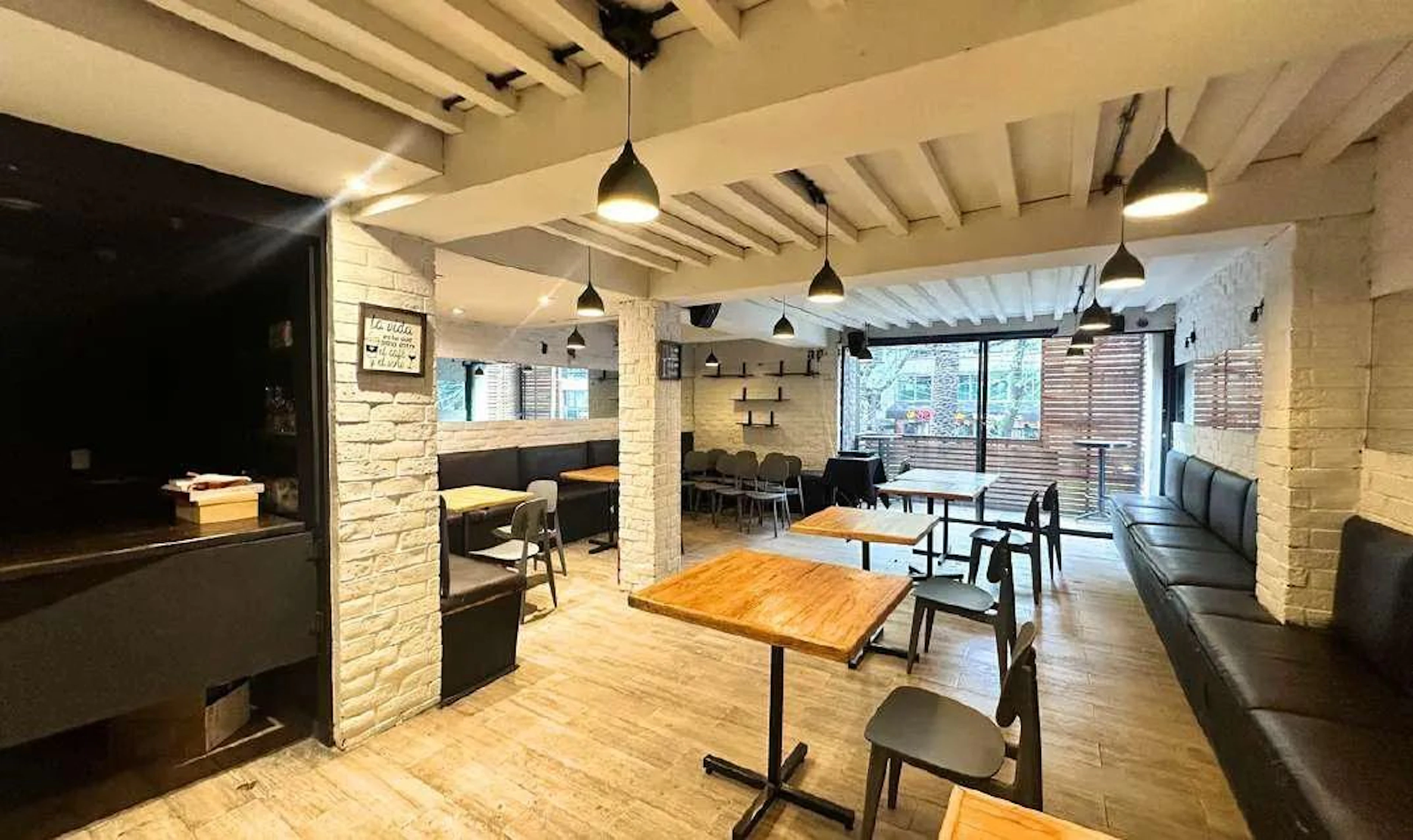 Local Comercial Spot2