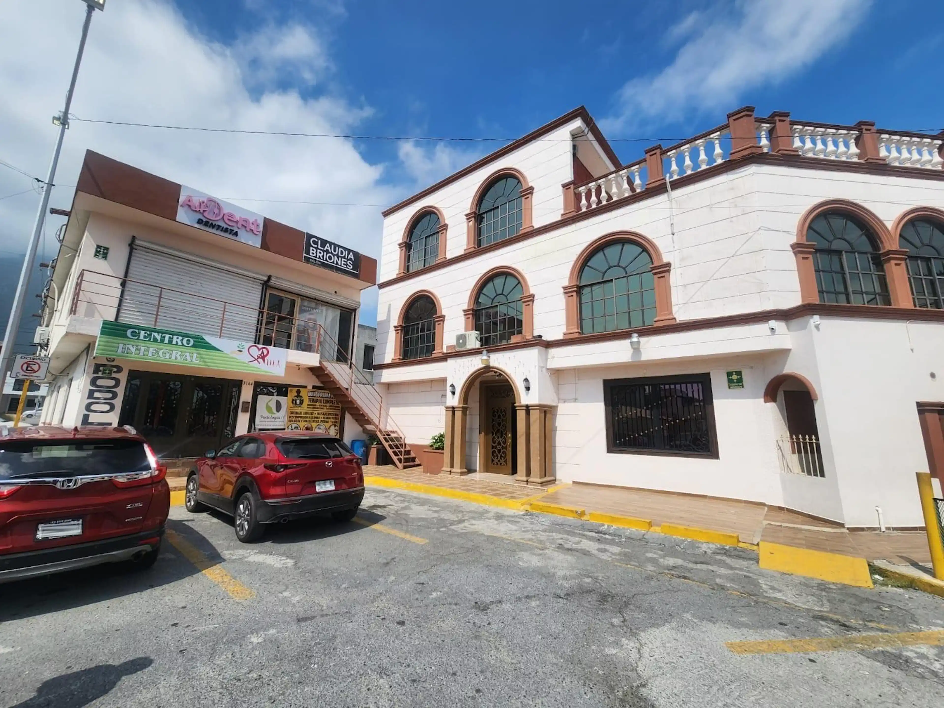Venta Edificio Comercial De 574 M2 Sobre Av. Pablo Livas En Guadalupe, Nuevo León.