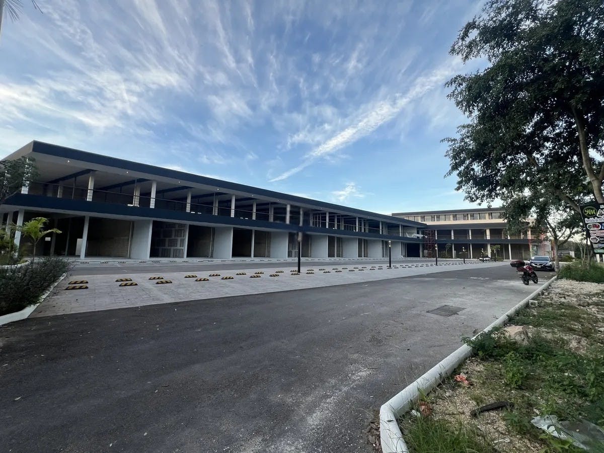 Local Comercial Spot2