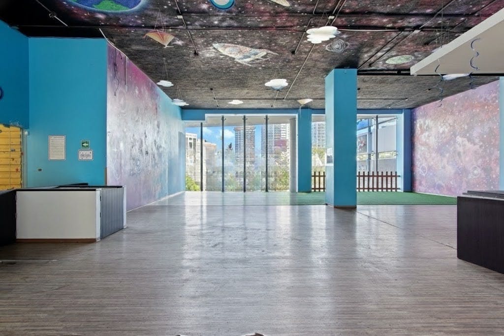 Local Comercial Spot2