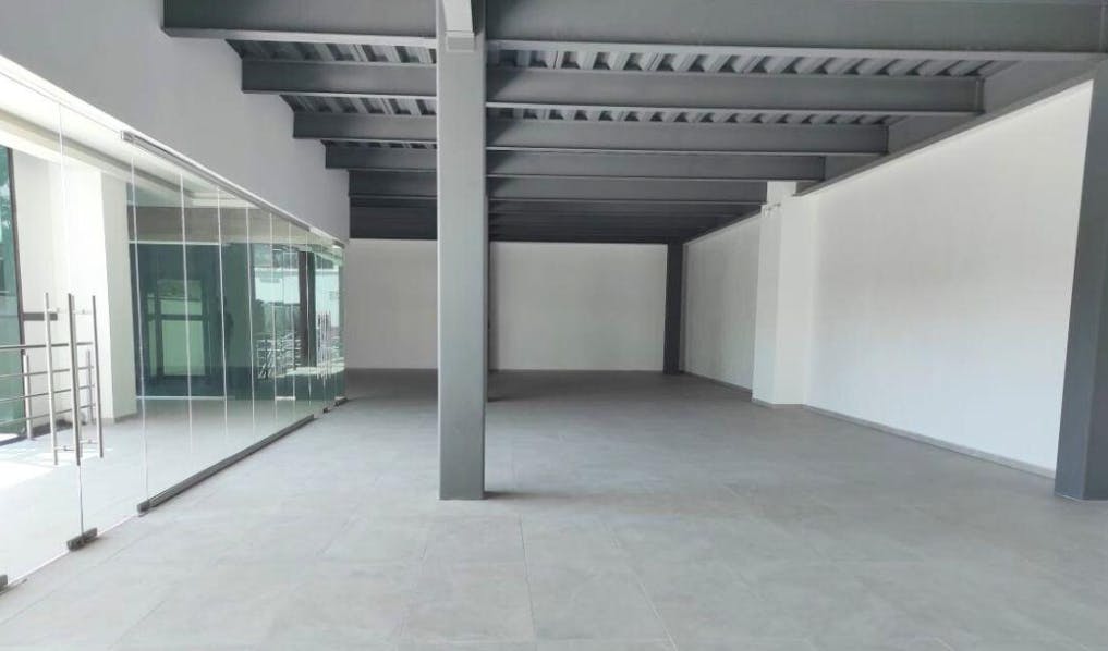 Local Comercial Spot2