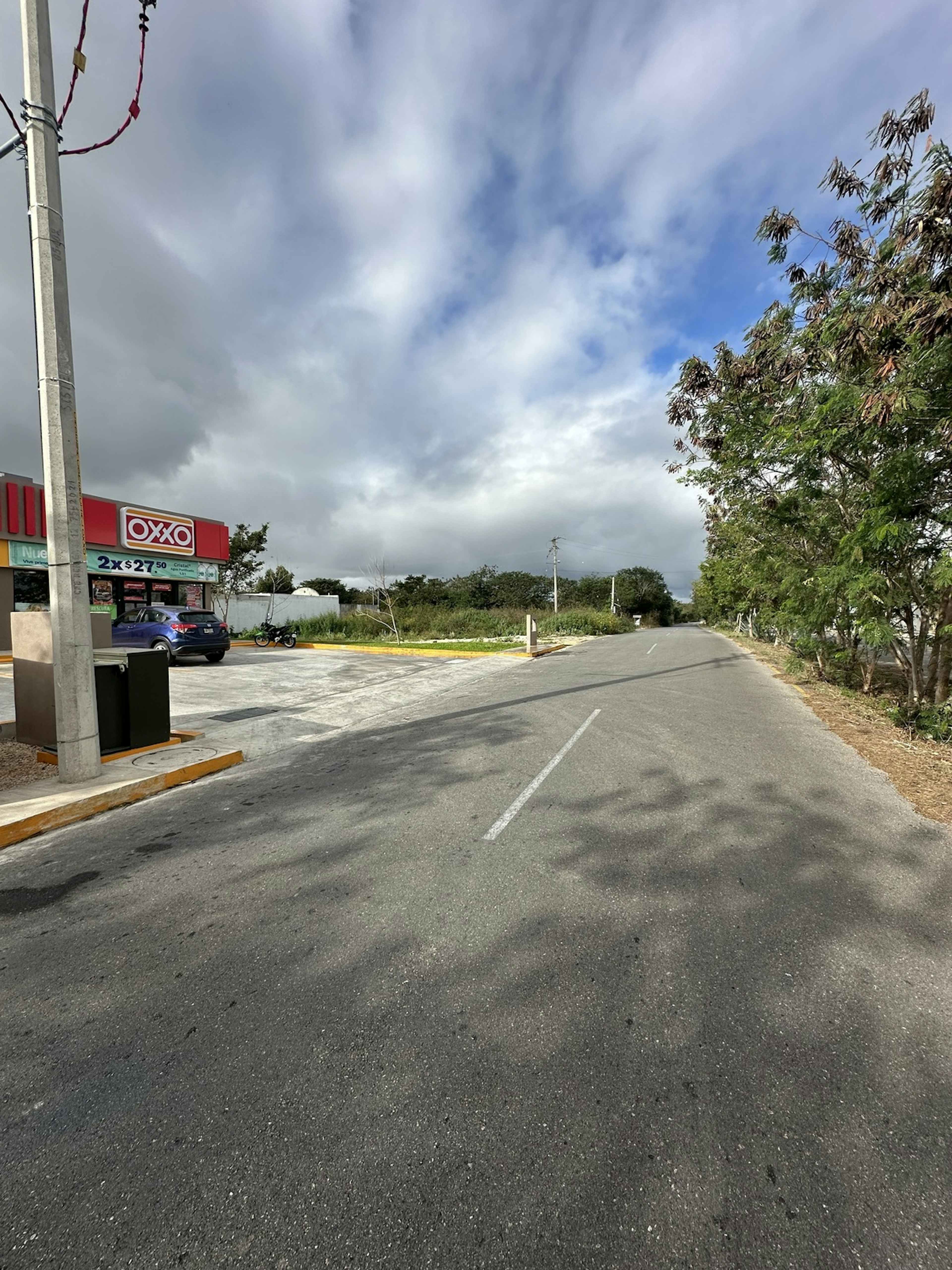 Vía Sin Nombre None