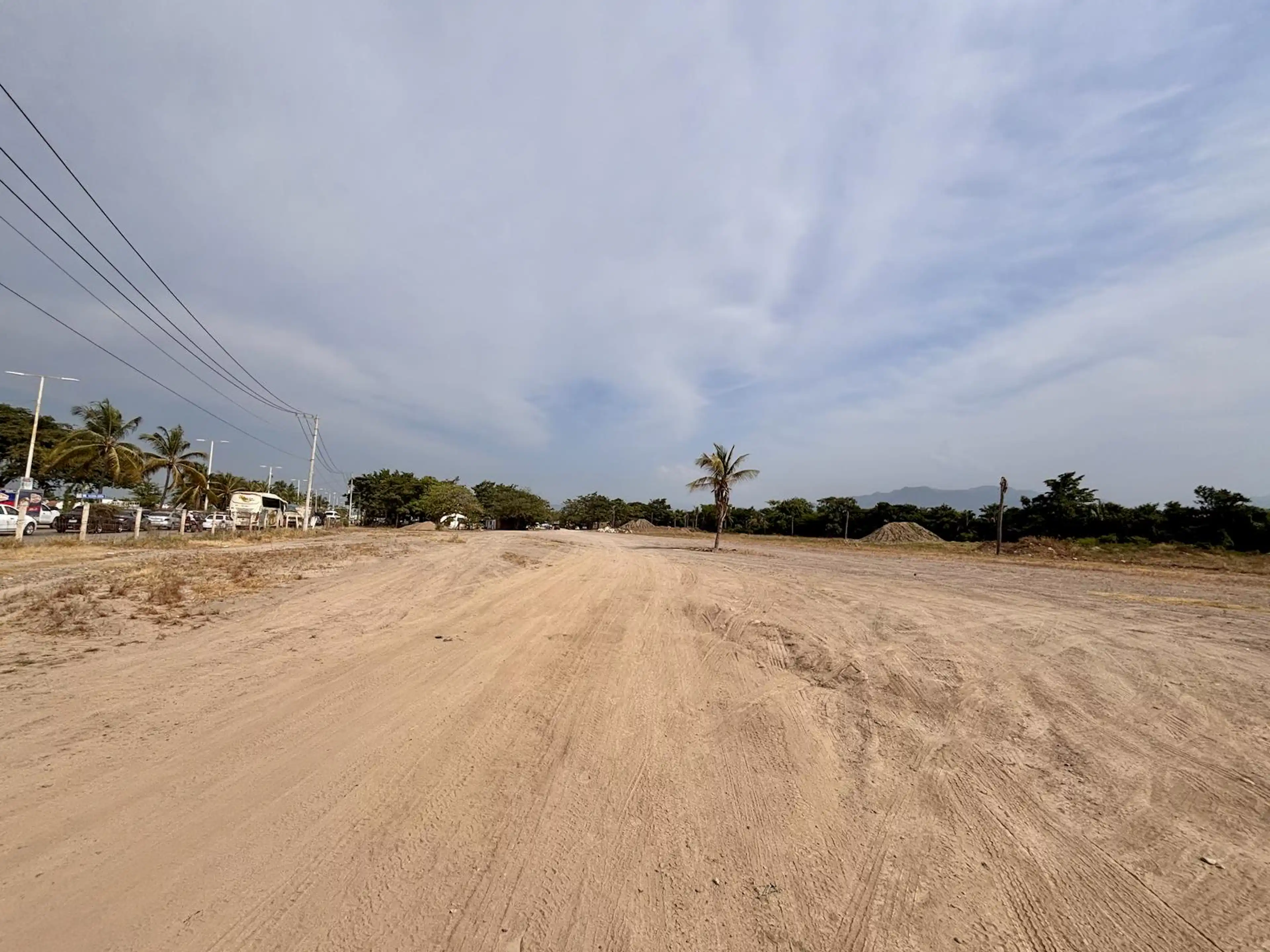 Terreno en Venta en Las Juntas, con alto flujo vehicular en Puerto Vallarta