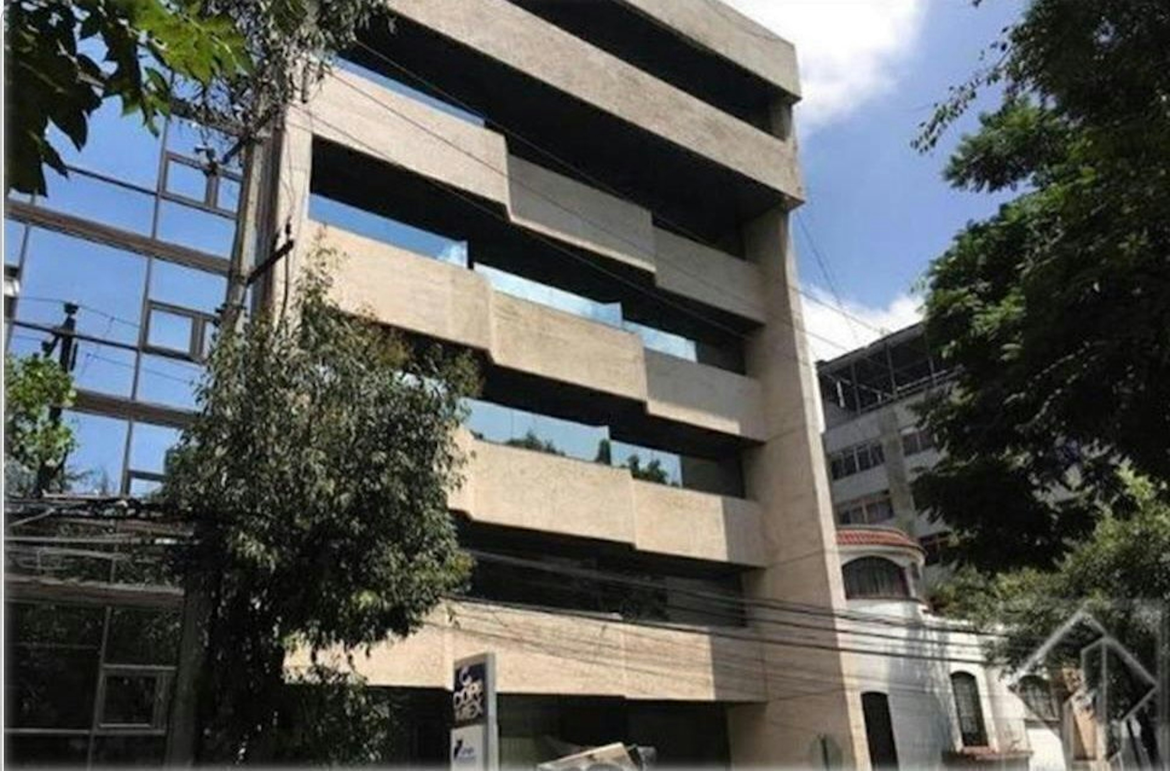 Spot image 0