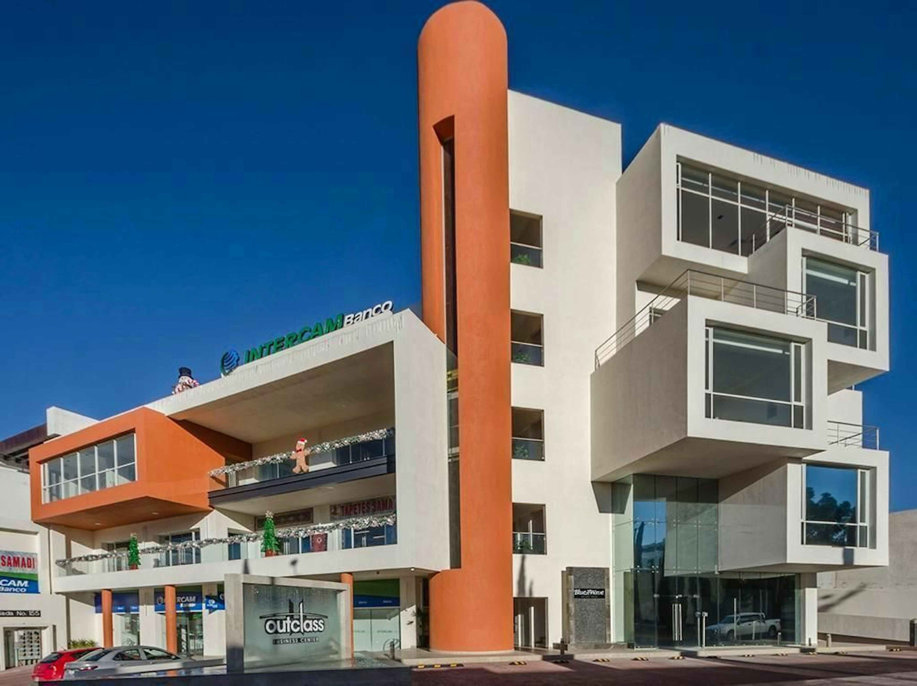 Avenida Eugenio Garza Sada 155