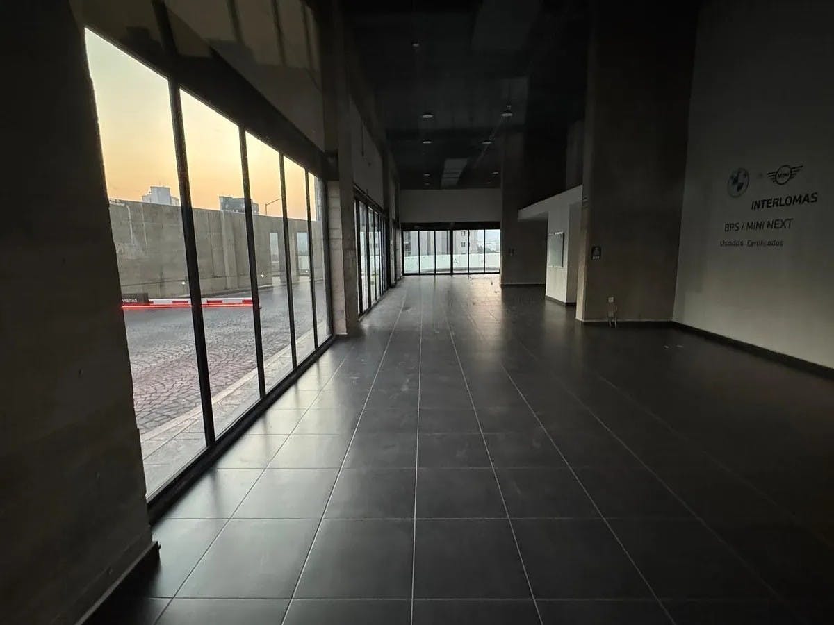 Local Comercial Spot2