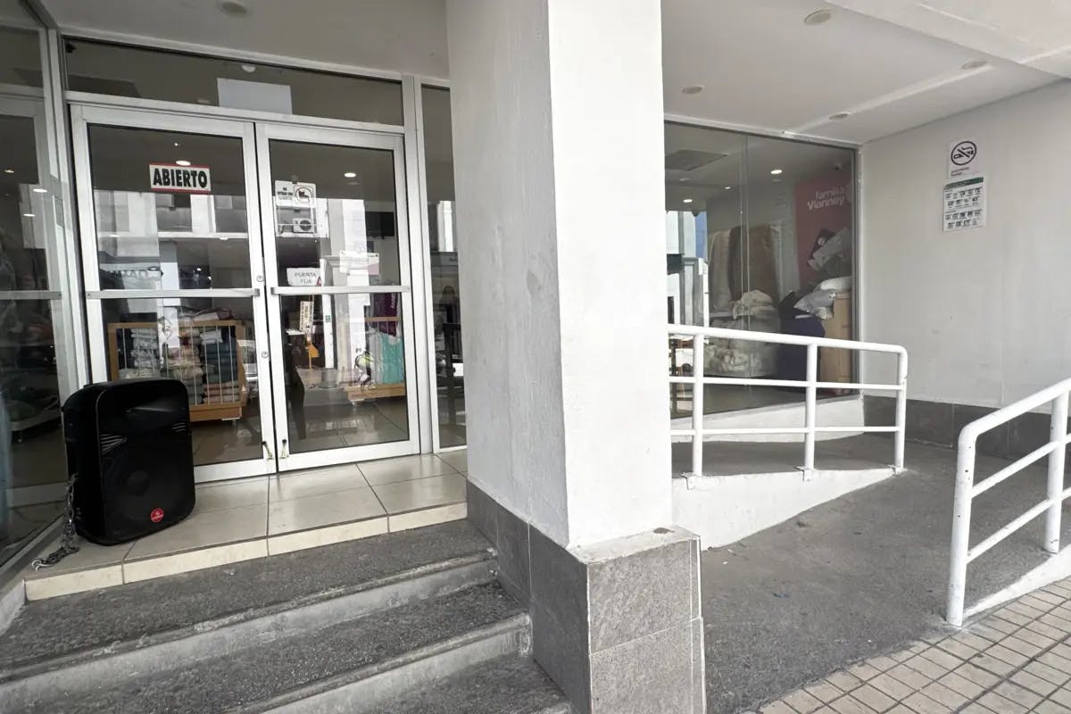 Local Comercial Spot2