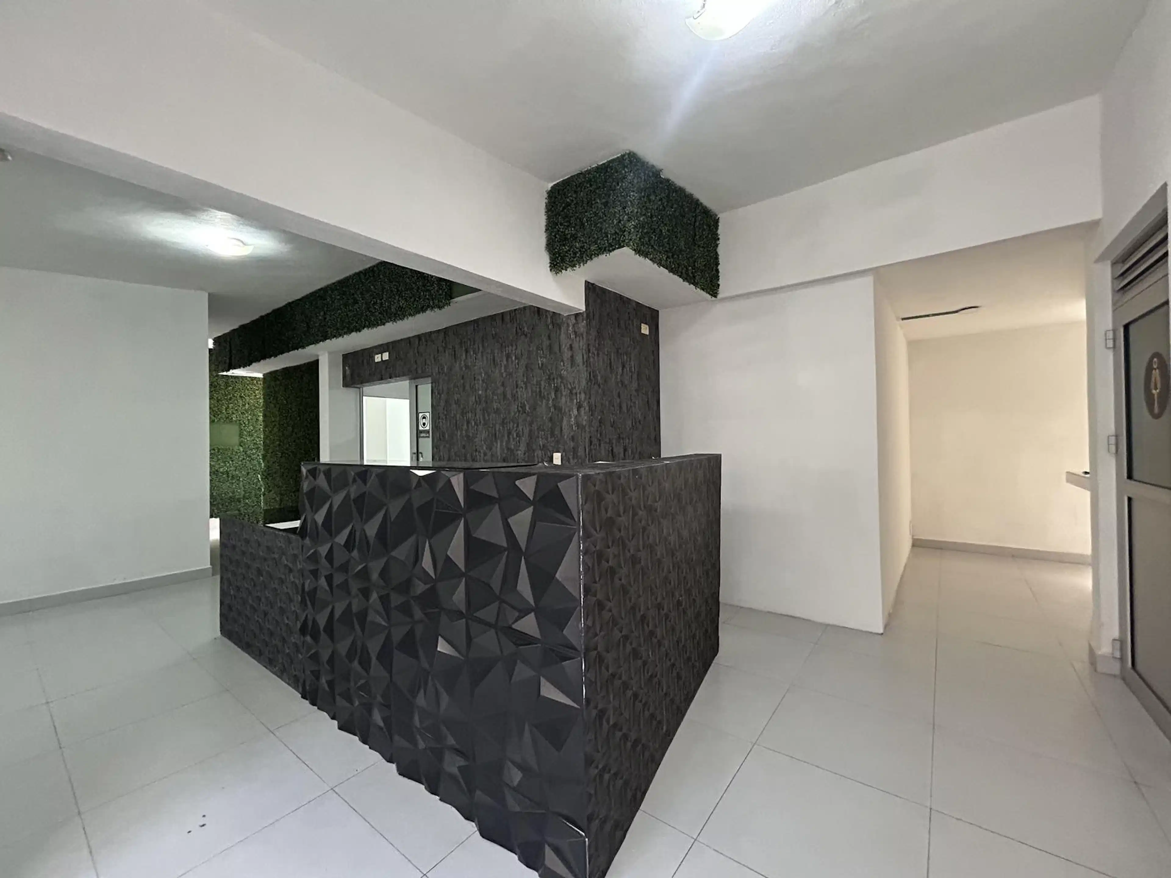 En Renta Local Para Clinica | Puerto Cancun | Bonampak | $90,000 S/n