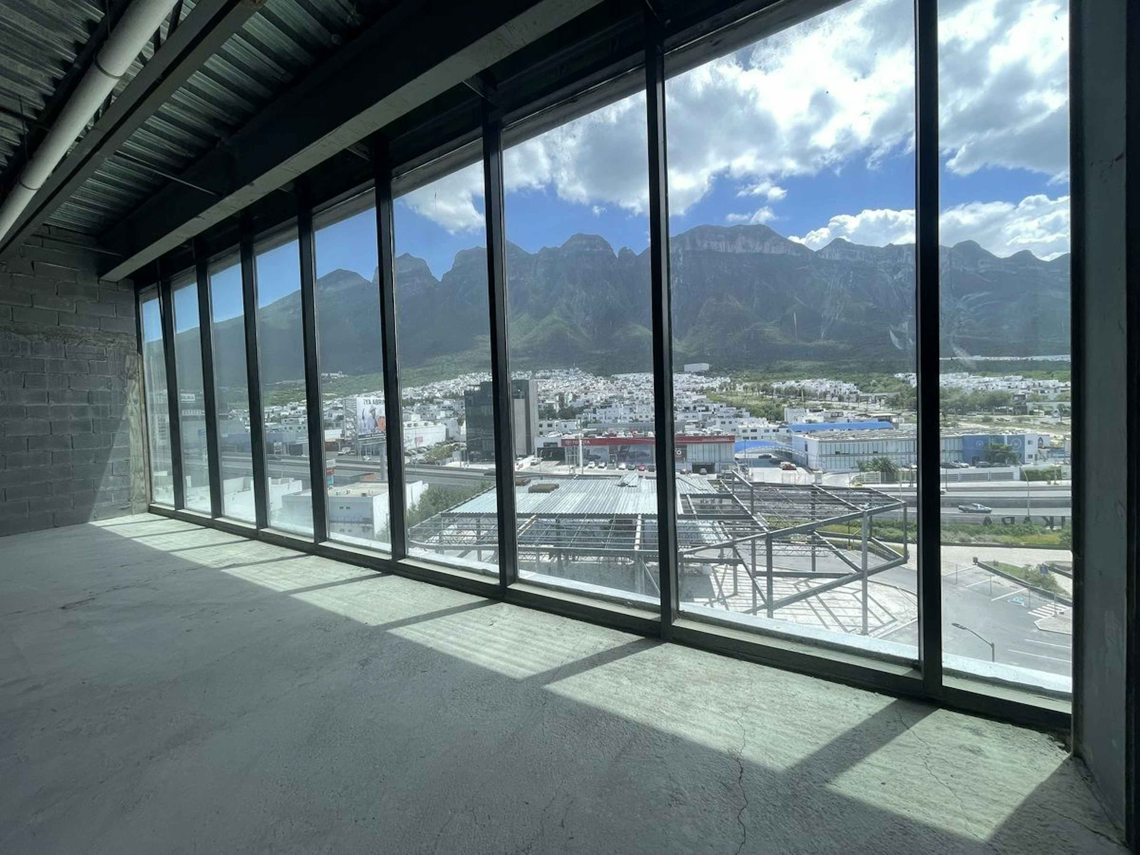 Avenida Paseo De Los Leones 149