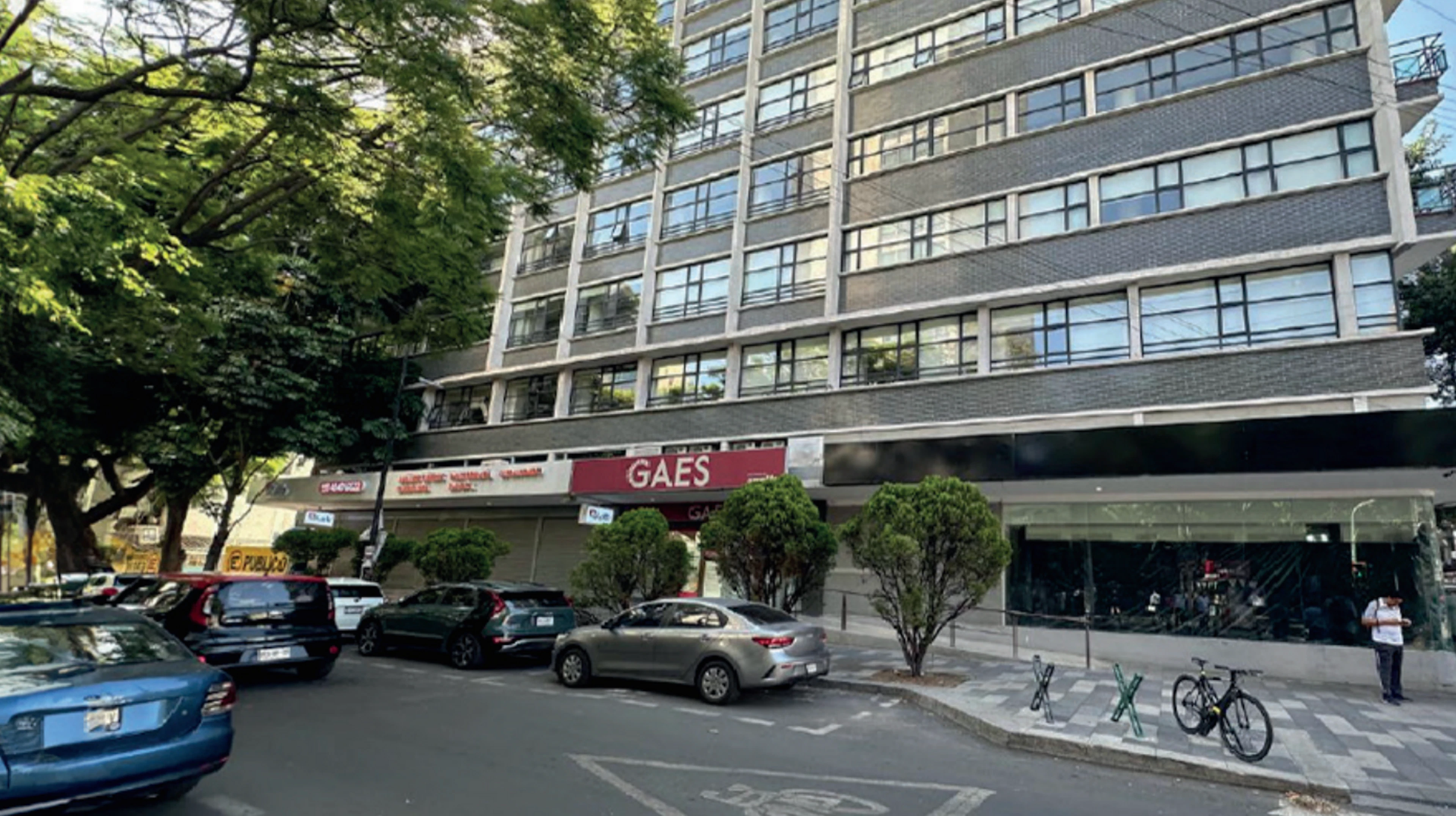 Local Comercial Spot2