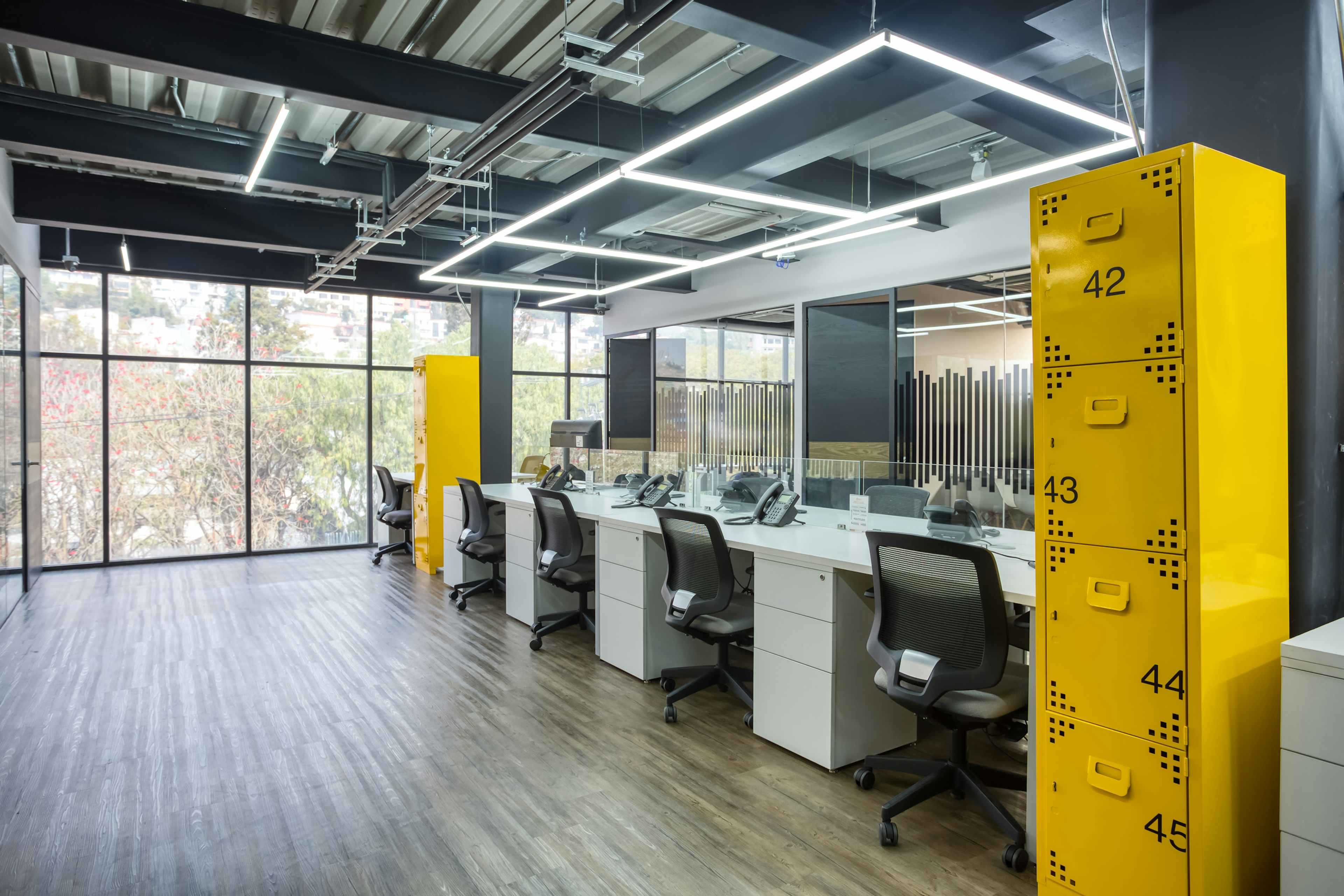 Oficina De 4-6 Personas