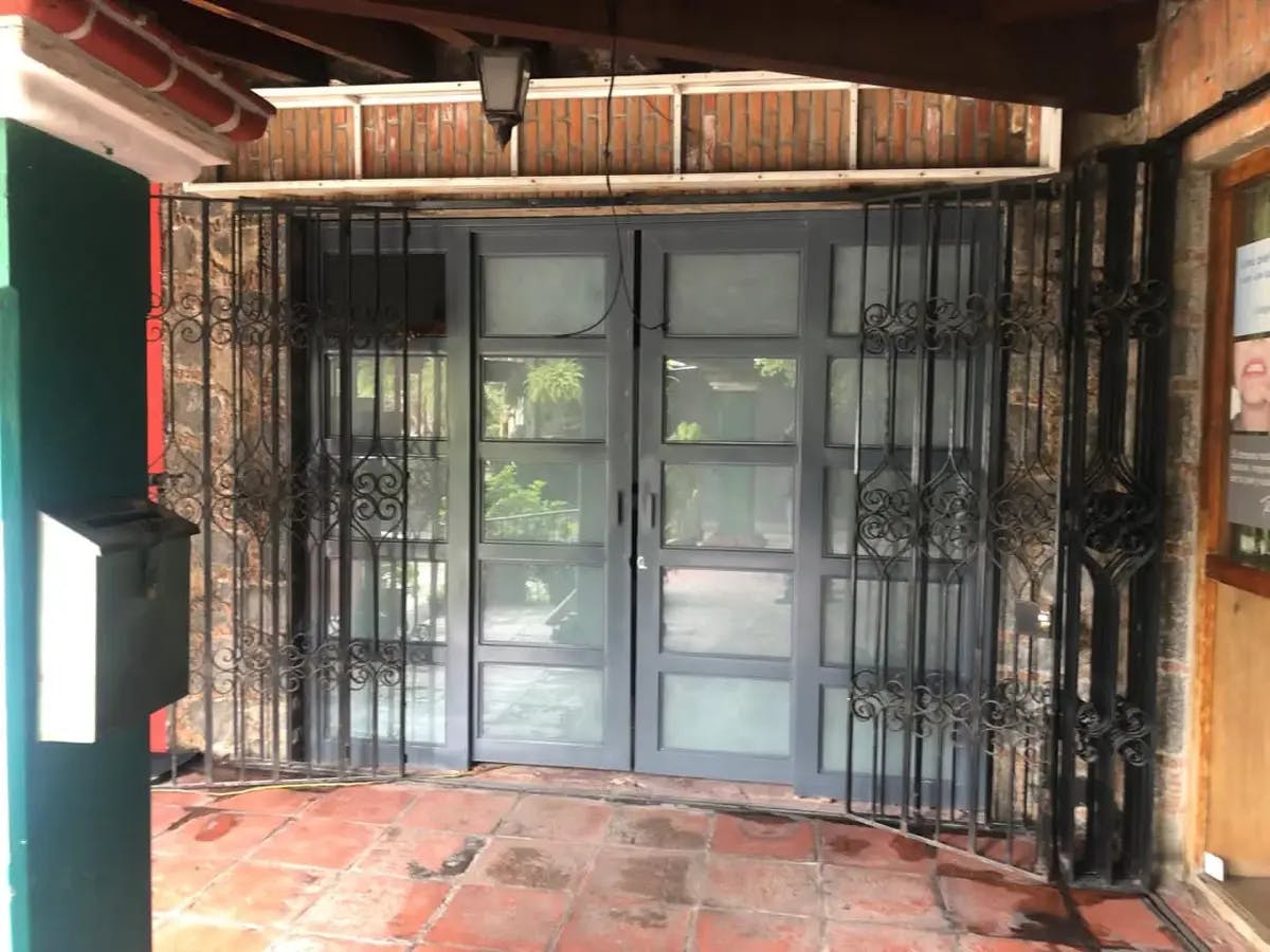 Local Comercial Spot2