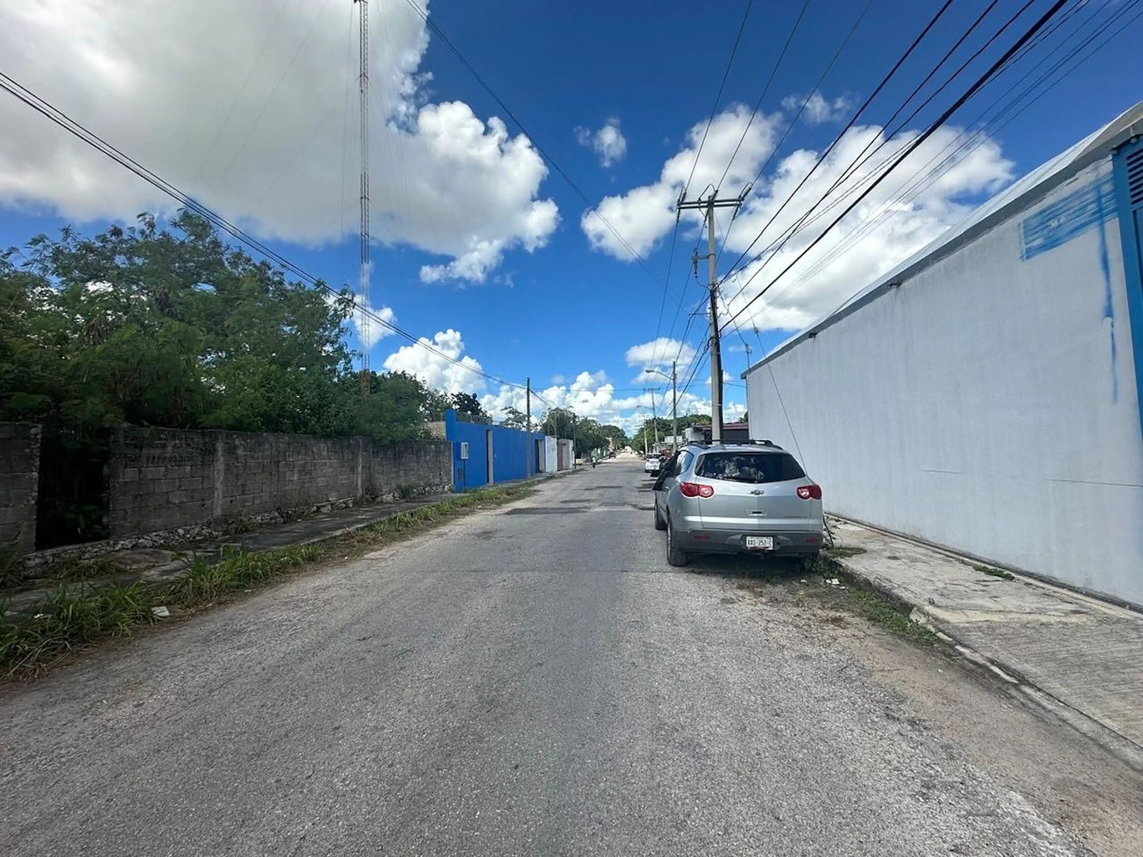 Bodega en venta en Mérida Yucatán en esquina a una cuadra de Circuito Colonias