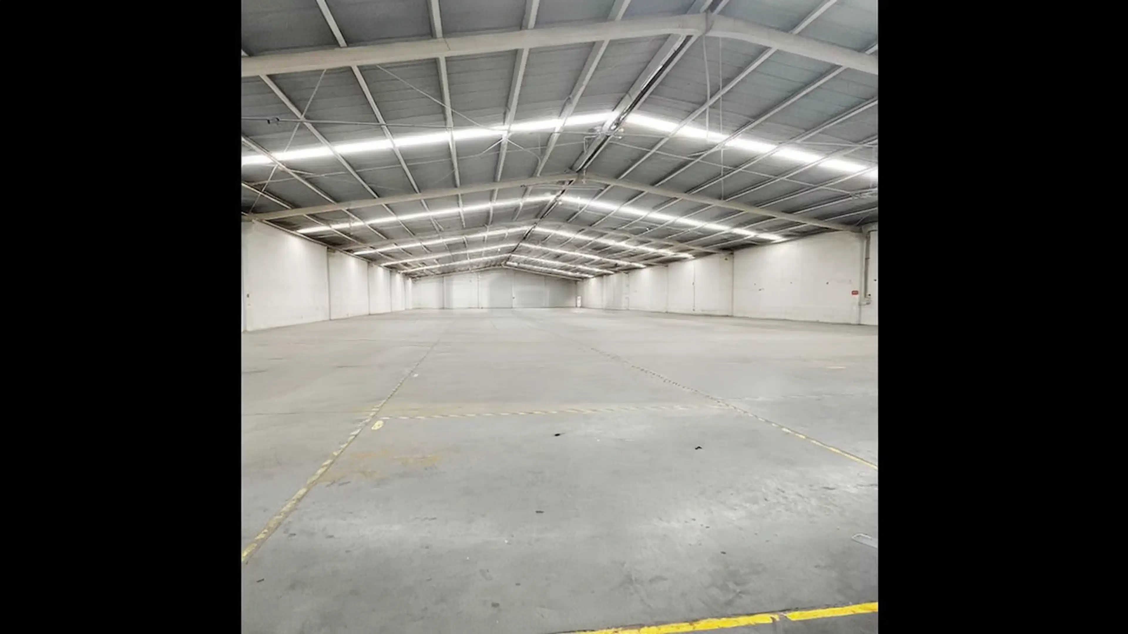 AMPLIA BODEGA INDUSTRIAL EN RENTA 2,147 M2 EN SAN RAFAEL GUADALUPE NL