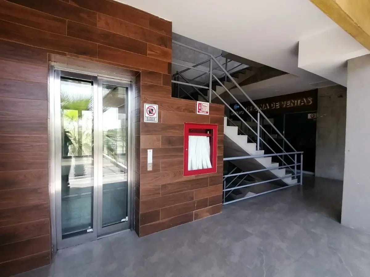 Local Comercial Spot2