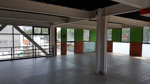 Local Comercial Spot2