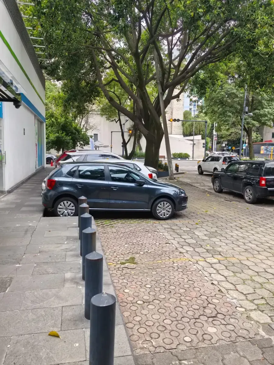 Local Comercial Spot2