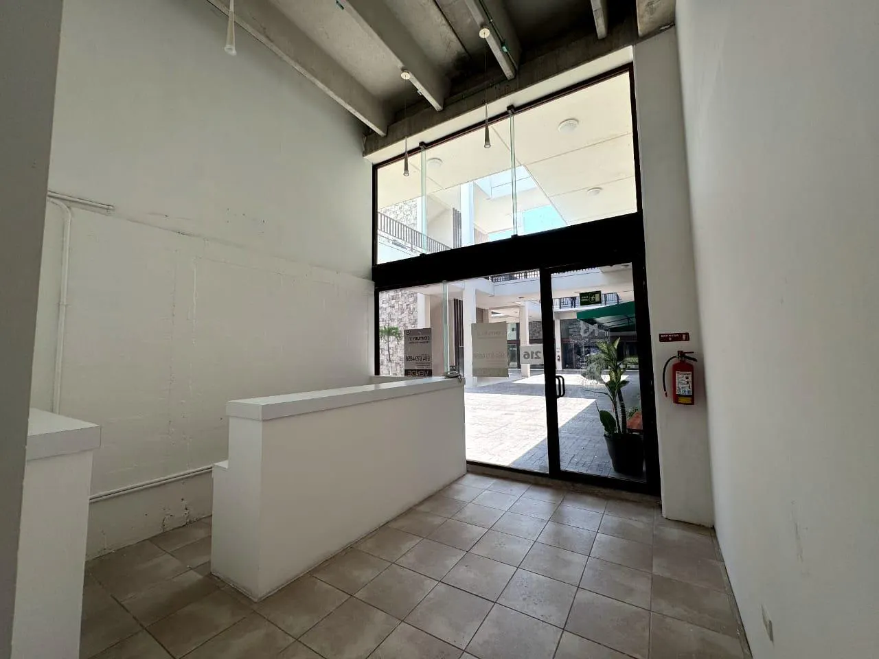 Local Comercial Spot2