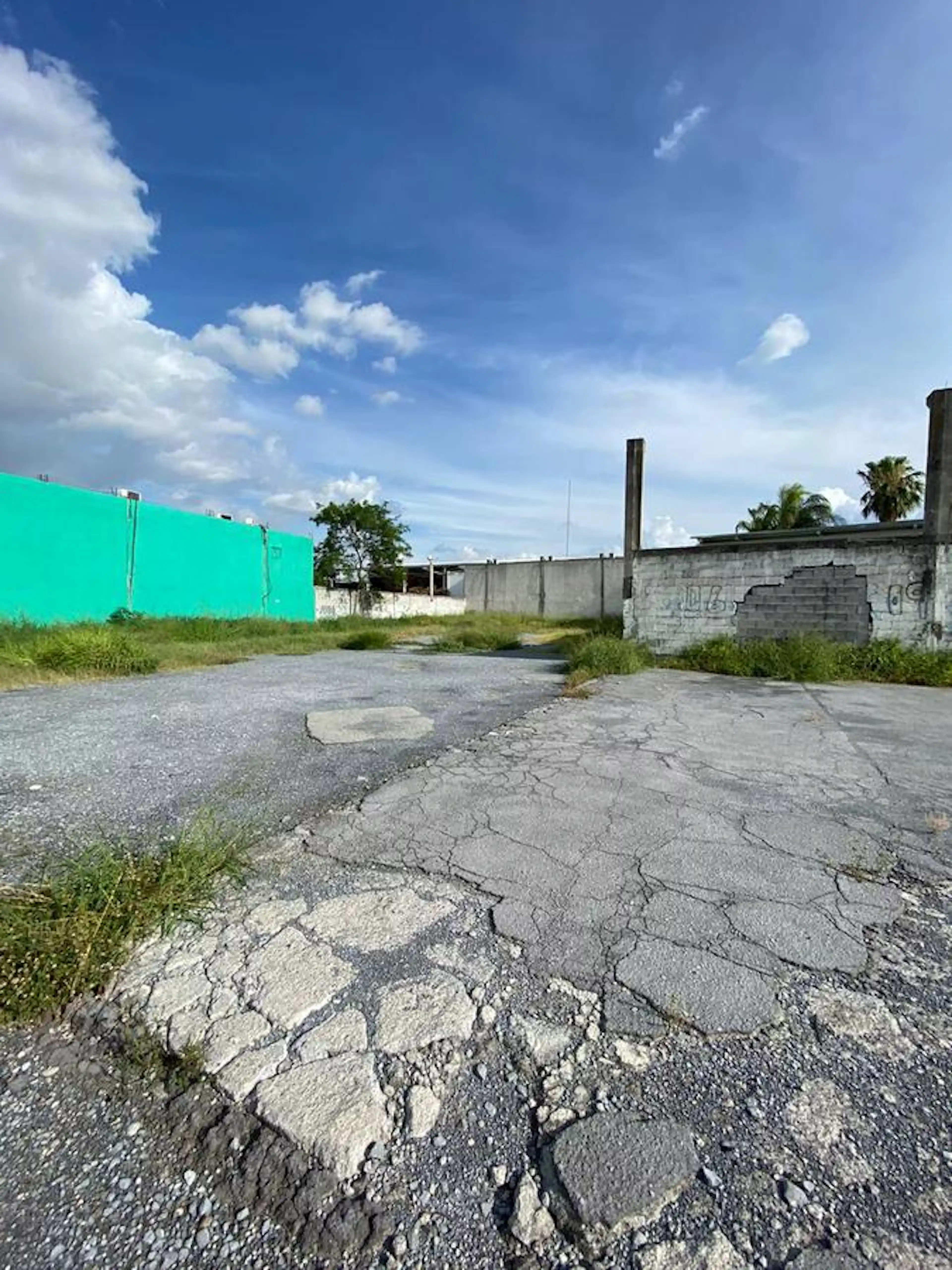 TERRENO EN VENTA O RENTA DE 2800 METROS BARDEADO USO MIXTO SAN NICOLÁS NUEVO LEON