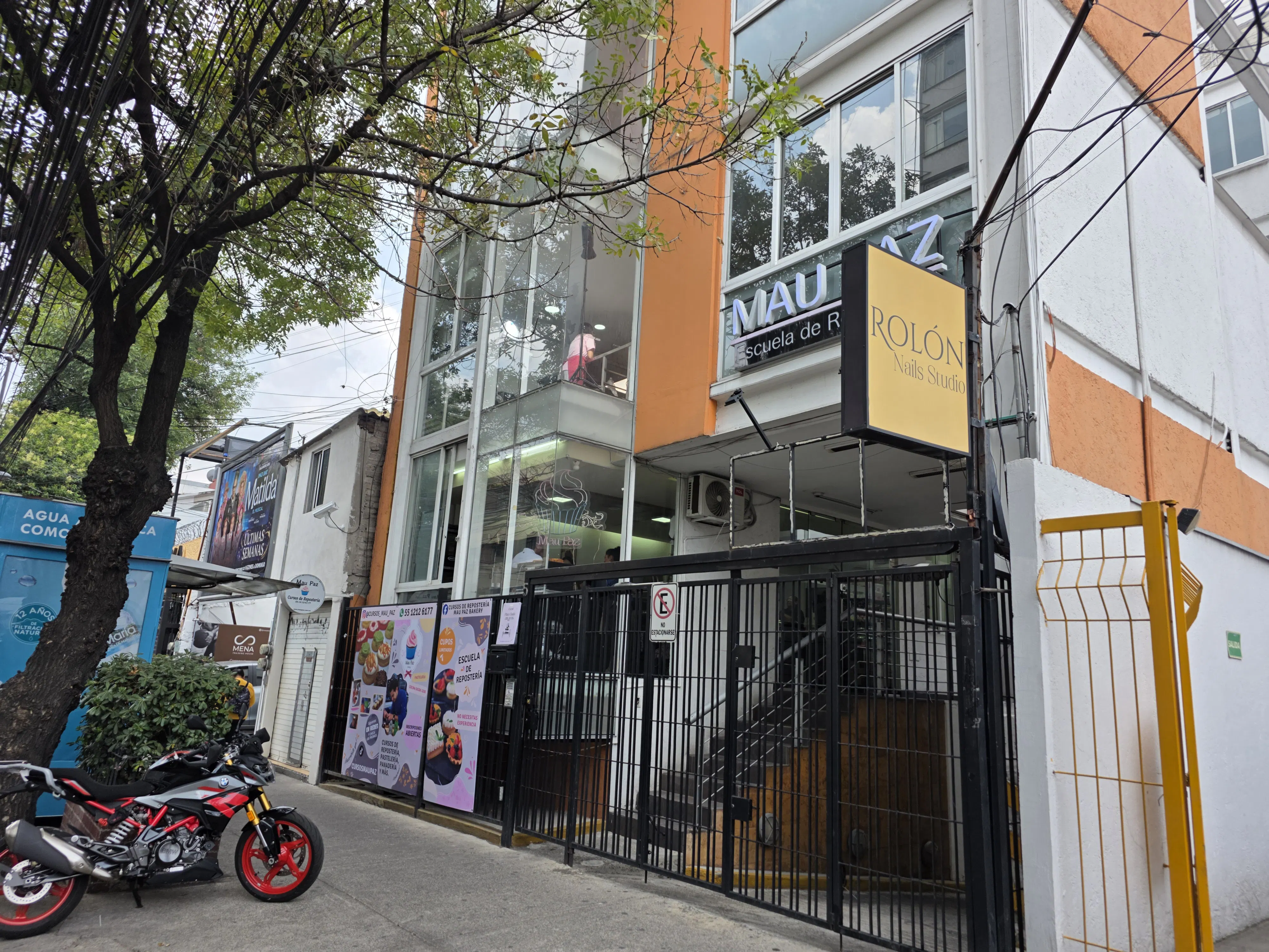 Local Comercial Spot2