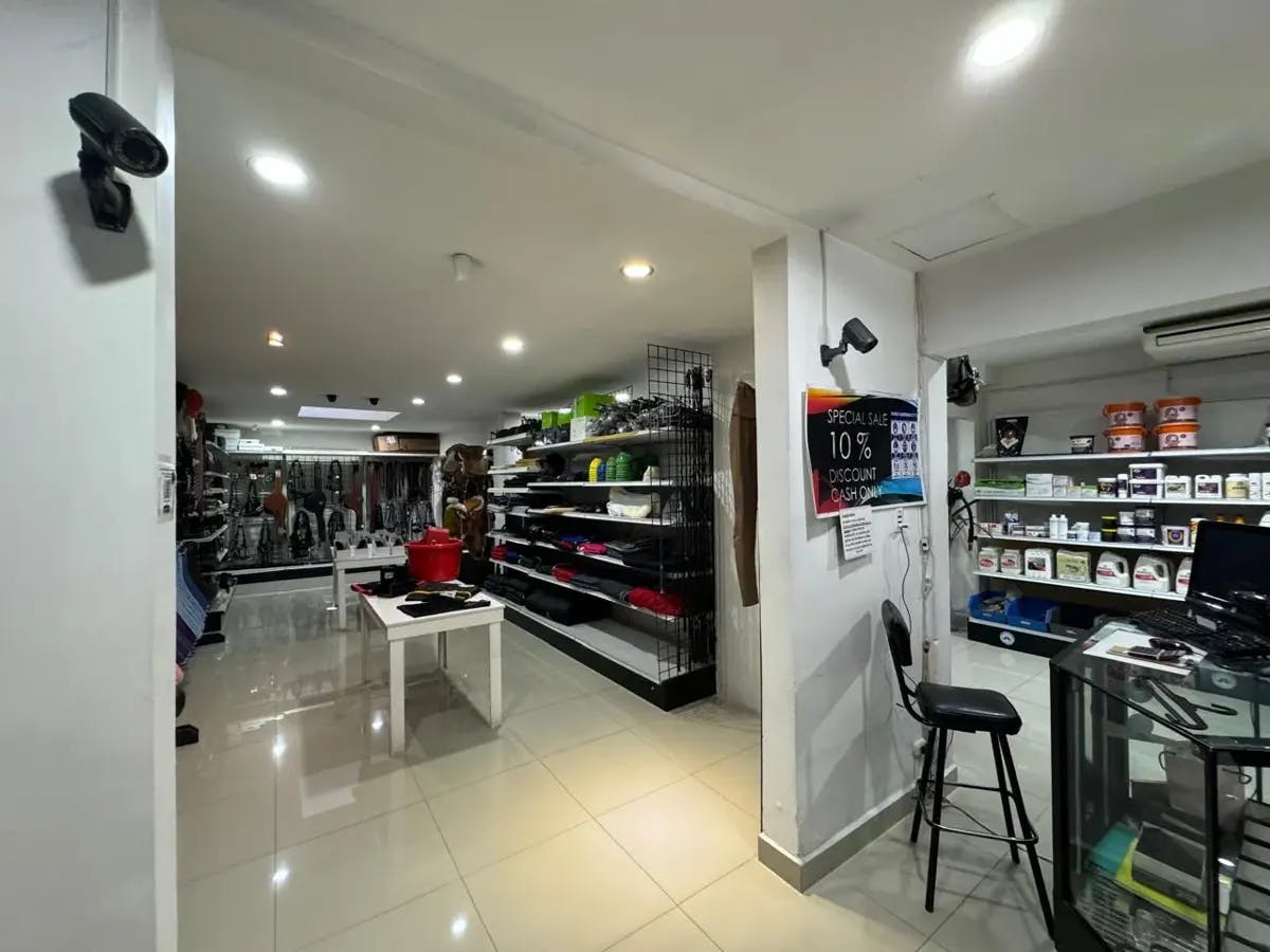 Local Comercial Spot2