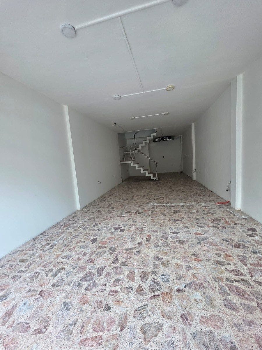 Local Comercial Spot2