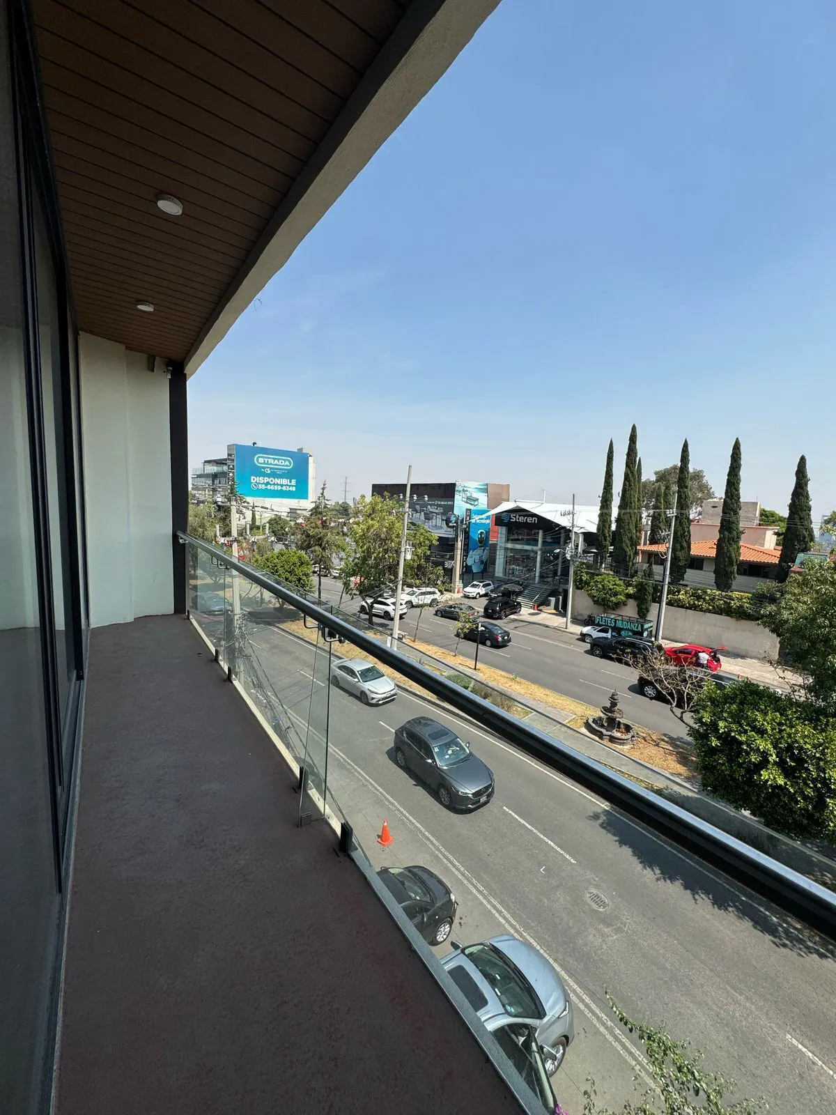 Local Comercial Spot2