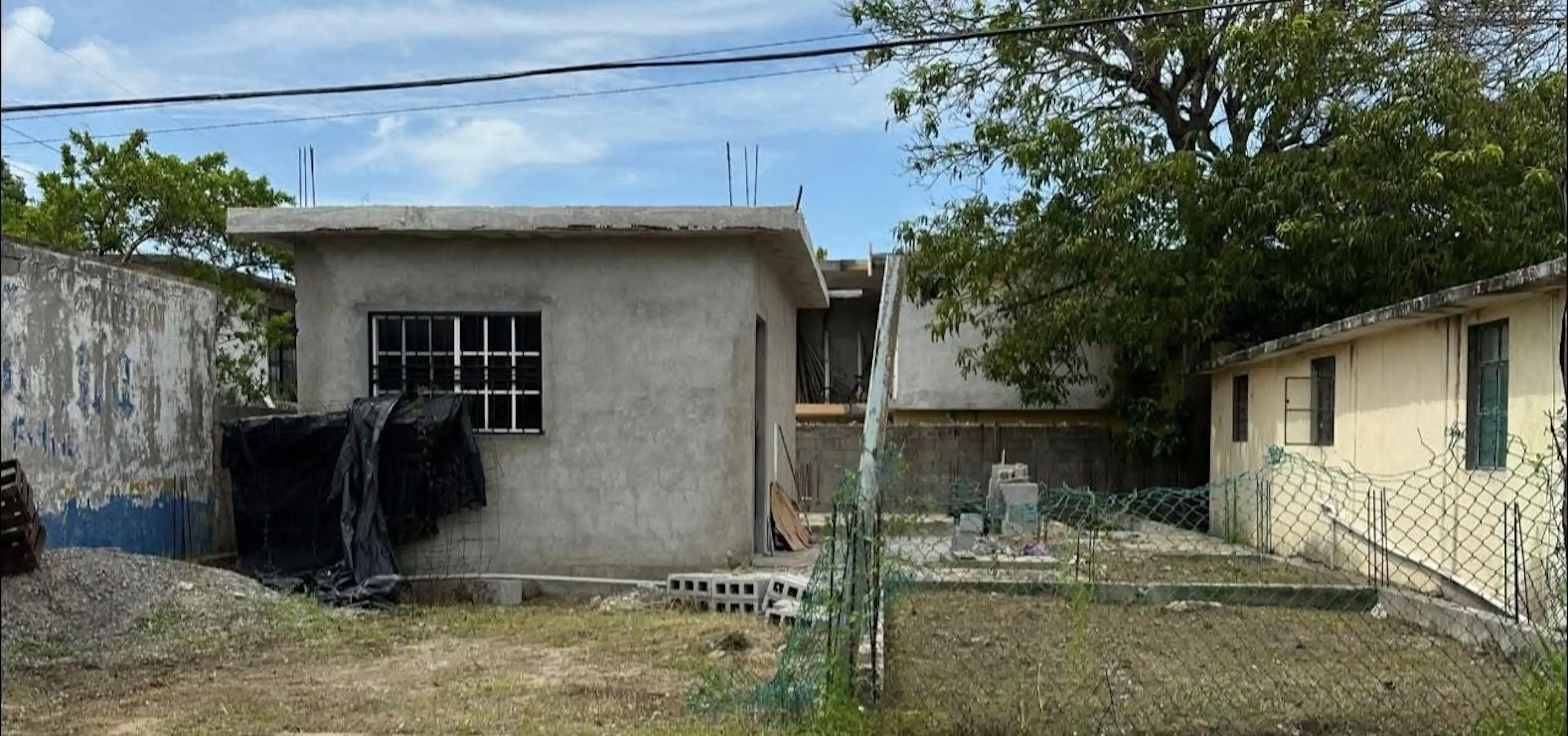 Terreno En Venta Con Construccion 10*19.5 Por Divisoria