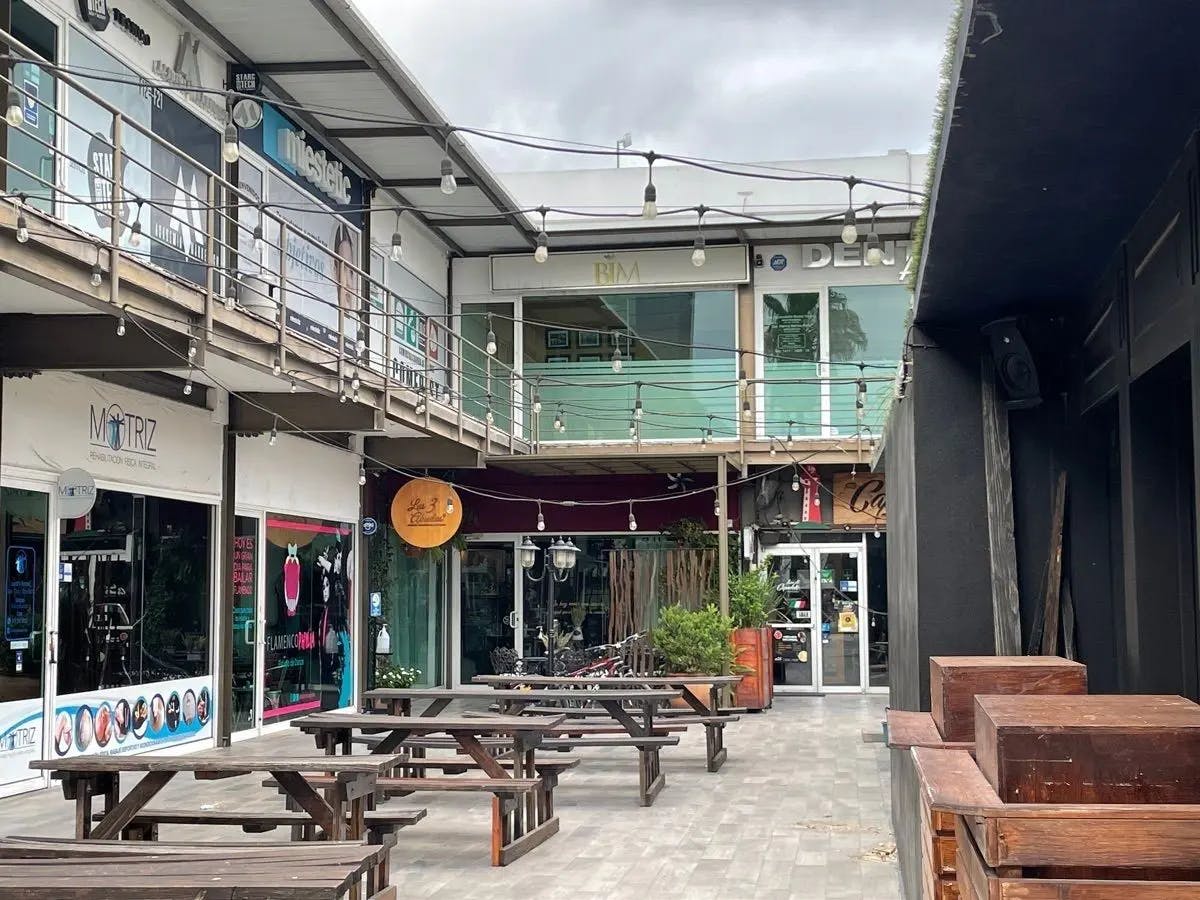 Local Comercial Spot2