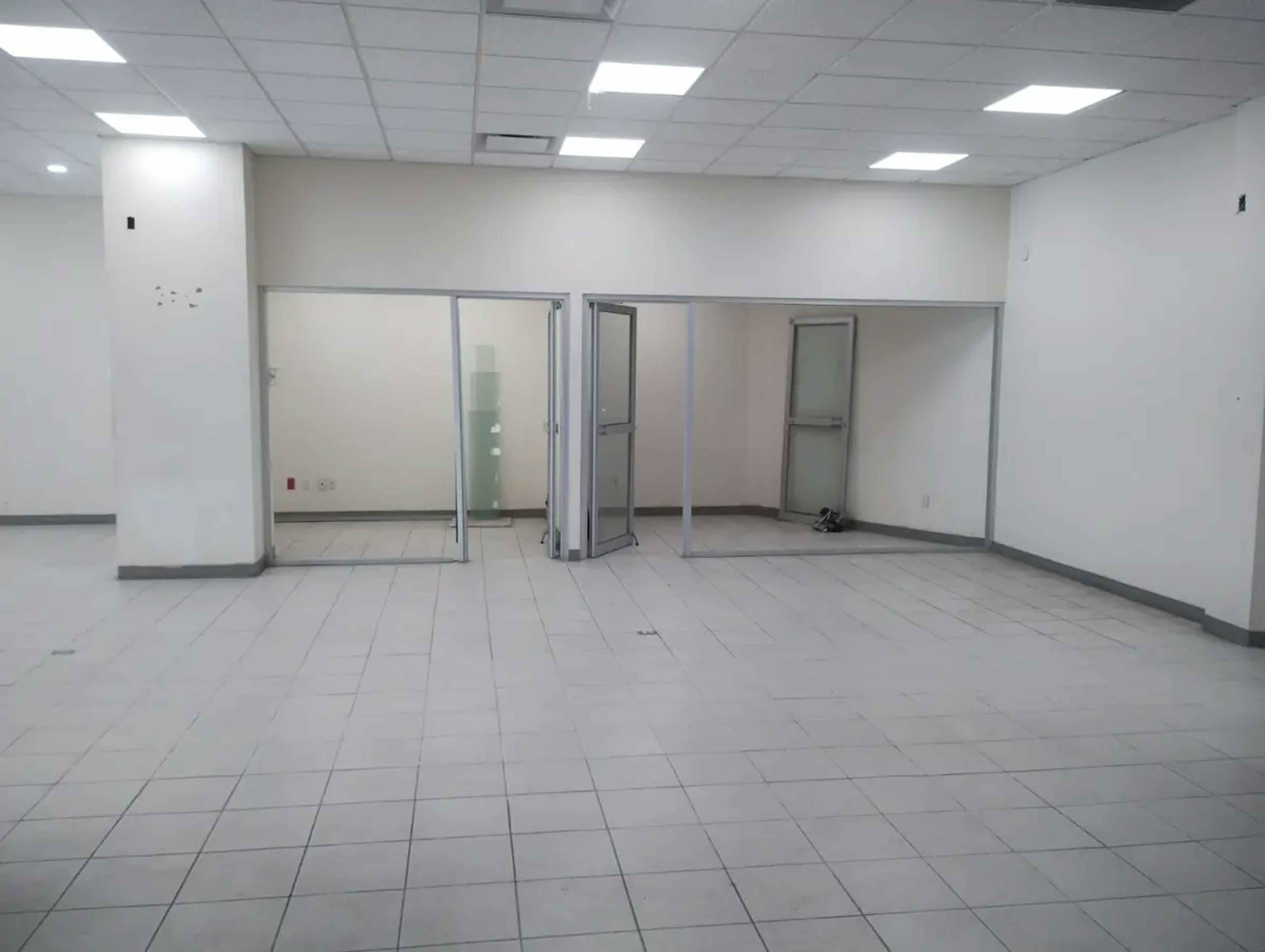 Avenida Paseo De Las Palmas