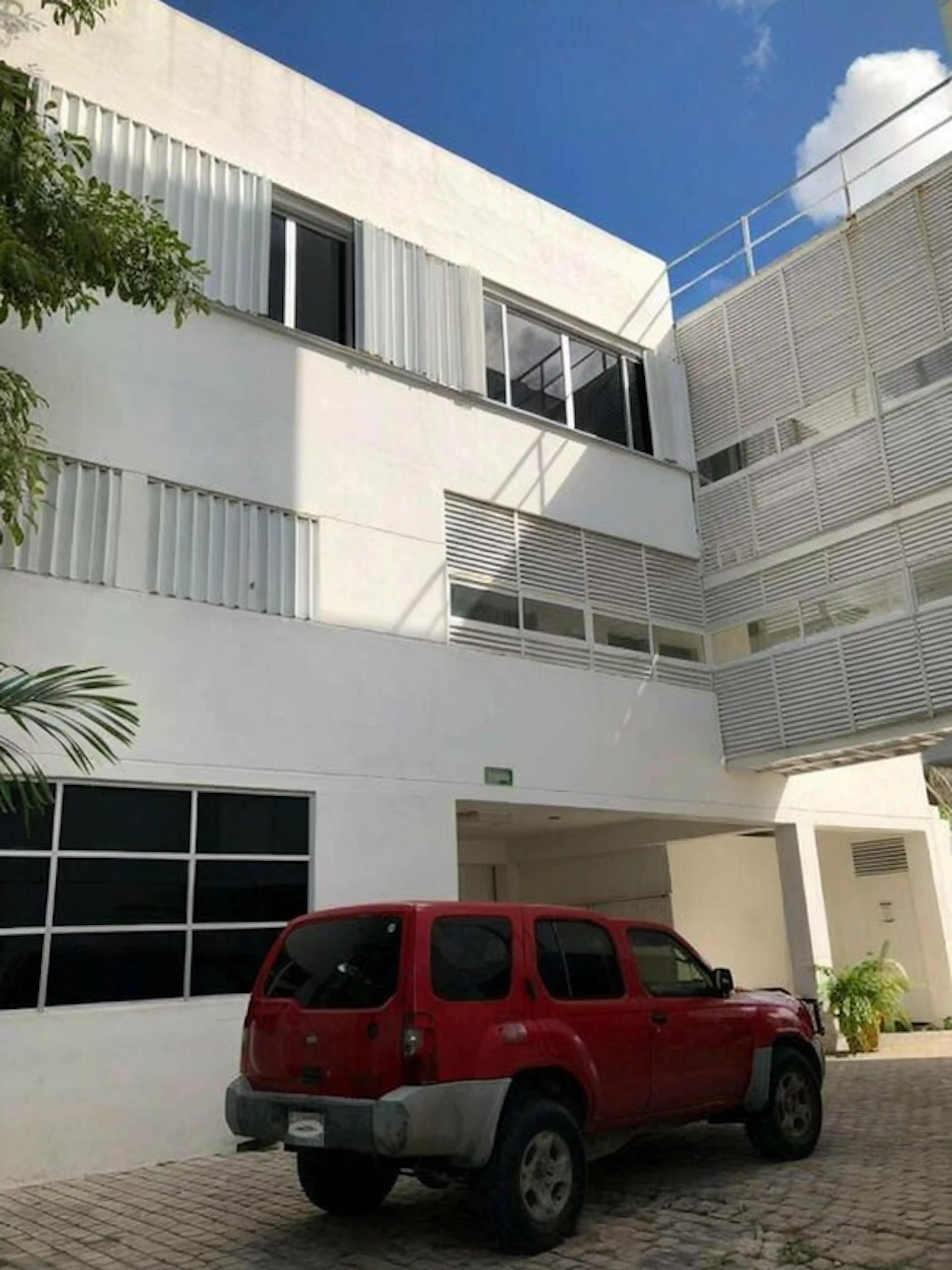 Edificio En Venta Con 2 Lotes De Terreno Anexos, Av. Yaxchilan, Sm 17 , Cancun 17