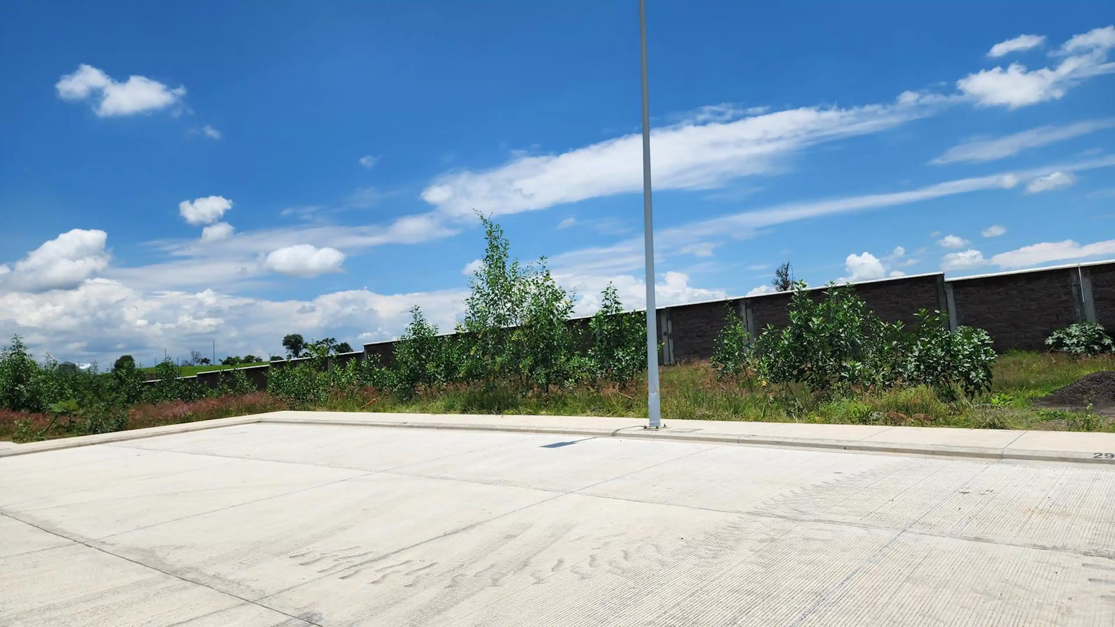 Terreno En Venta Para Locales Comerciales  Valle Sur, Tres Marías