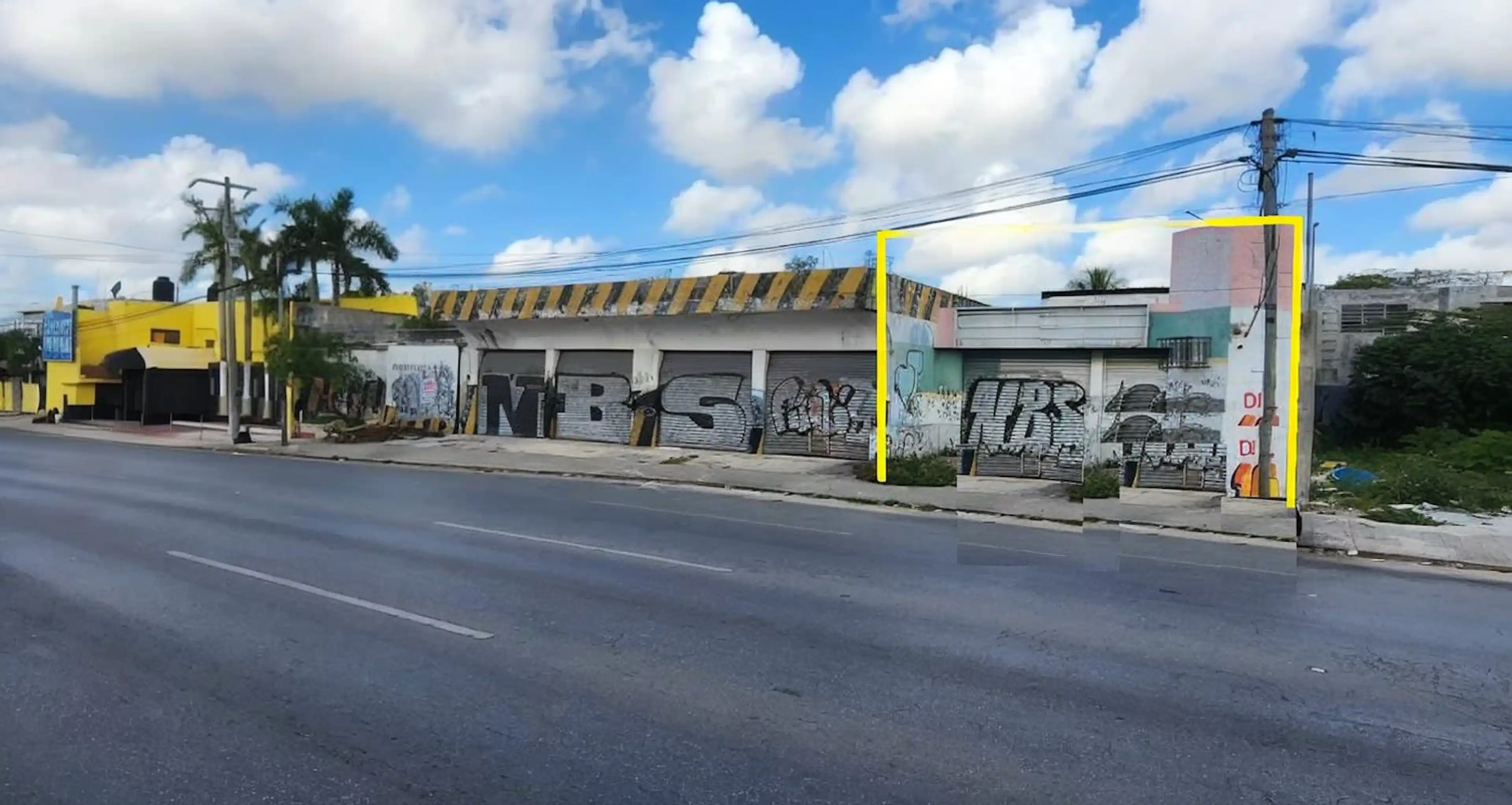 Edificio Comercial En Venta, 2 FRENTES, 750  M2, Av. Lopez Portillo, SM 94, Cancun. 750