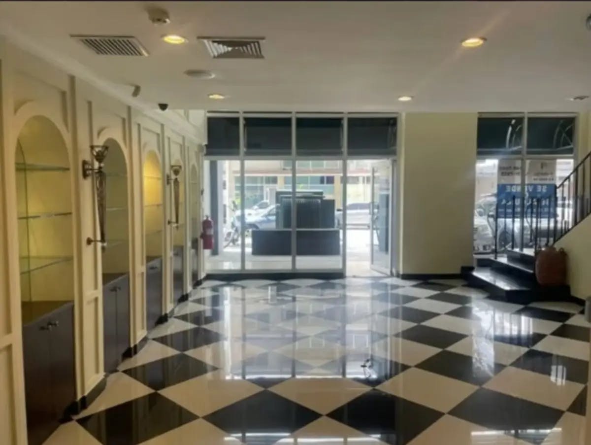 Local Comercial Spot2