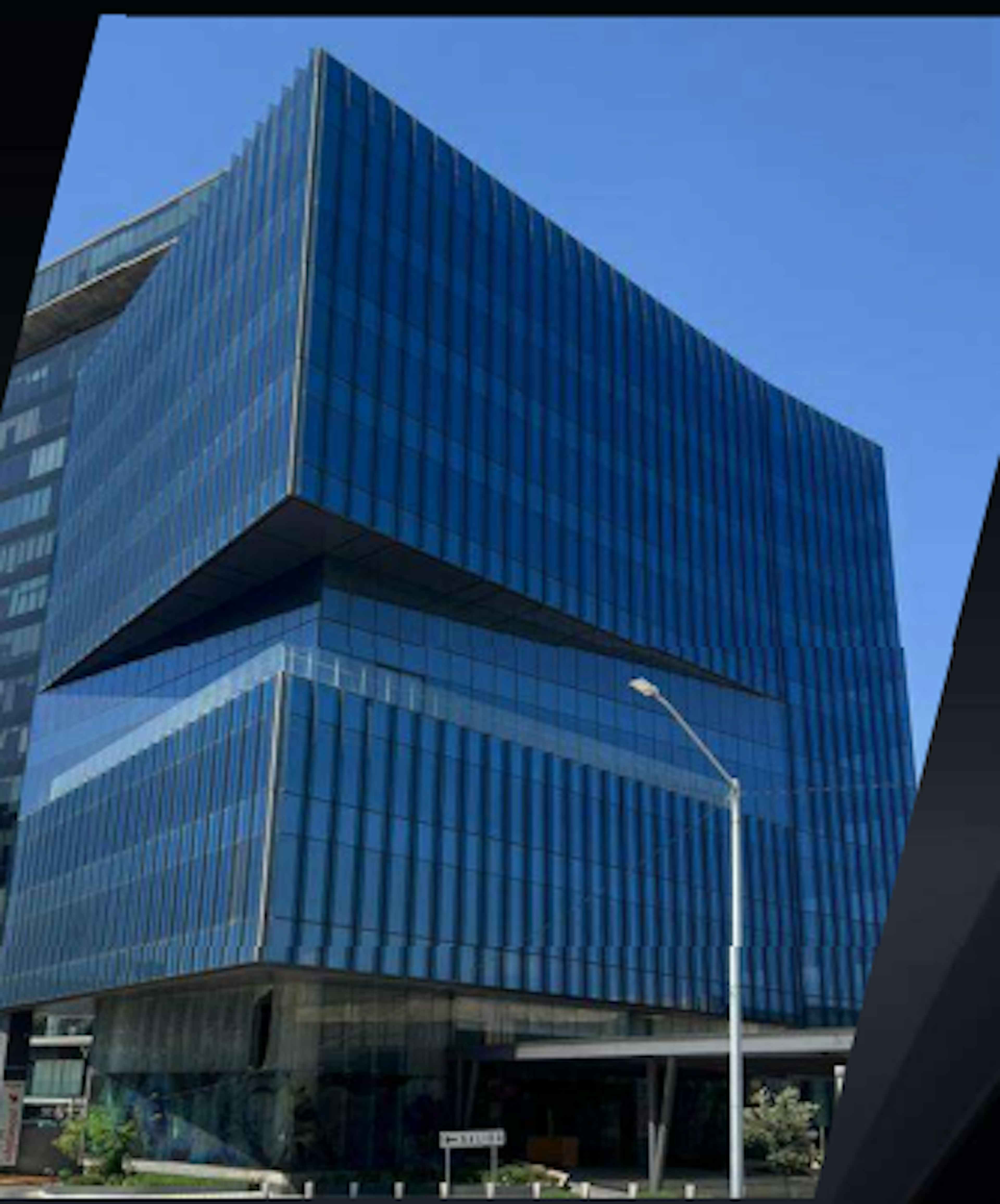 Corporativo Galerías Valle Oriente