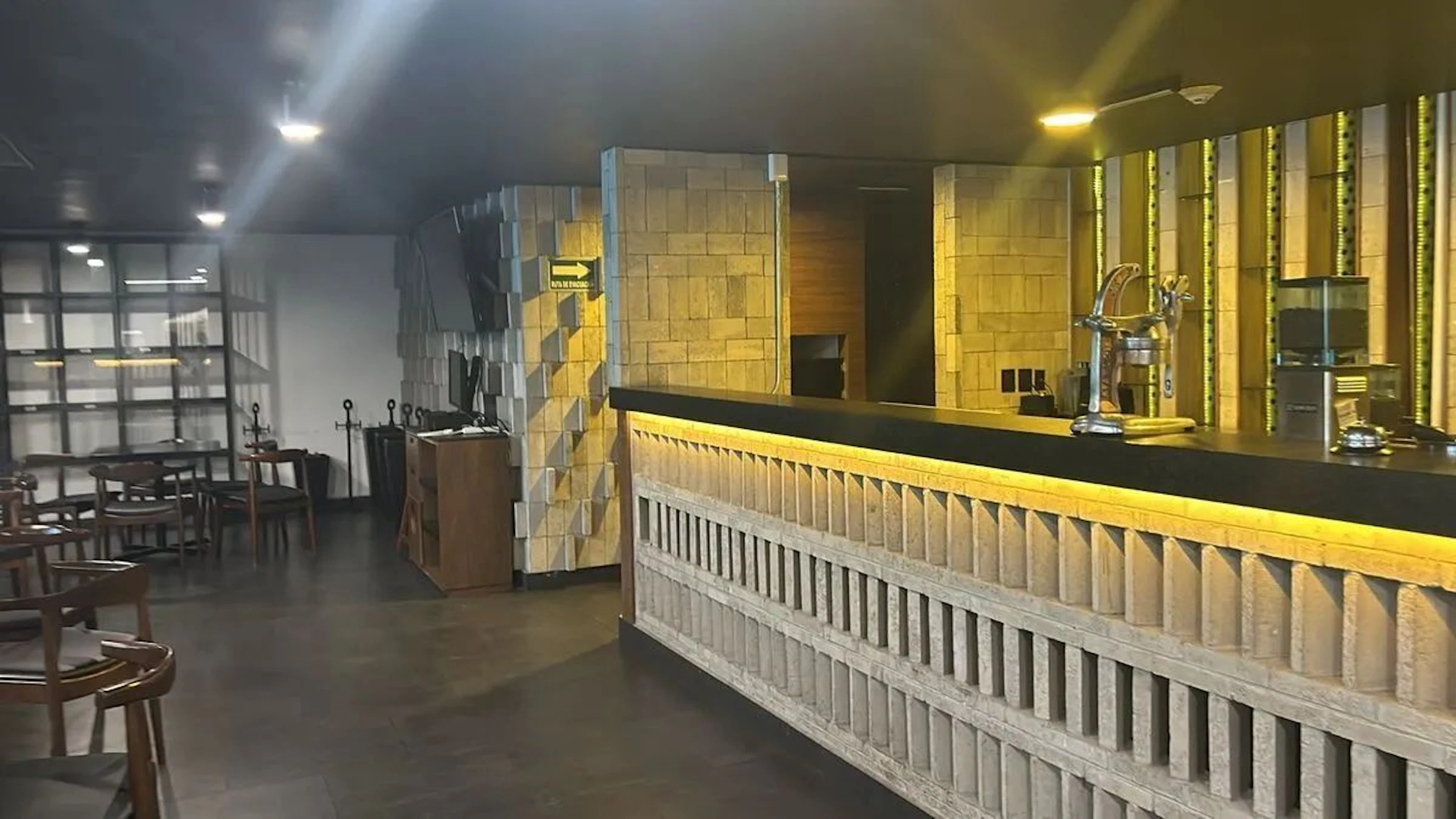 Local Comercial Spot2