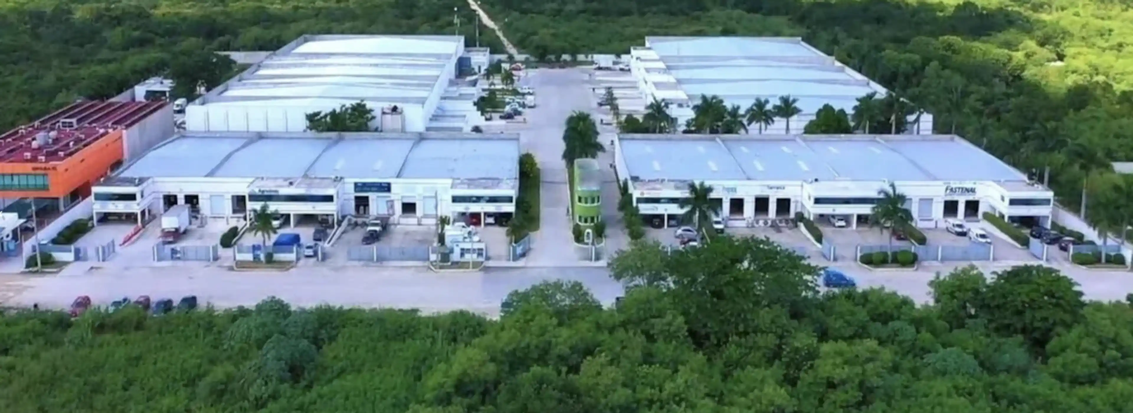 Bodega a 300 m de Periférico en Complejo Privado