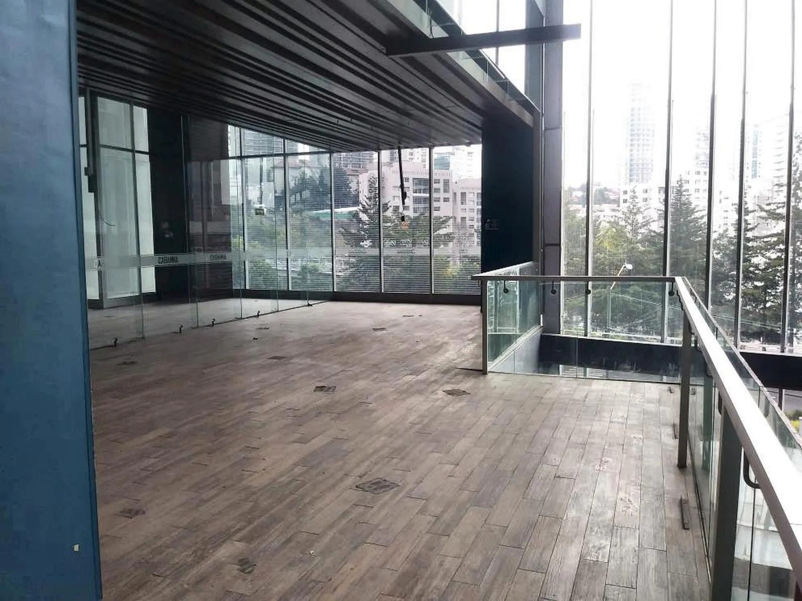 Local Comercial Spot2