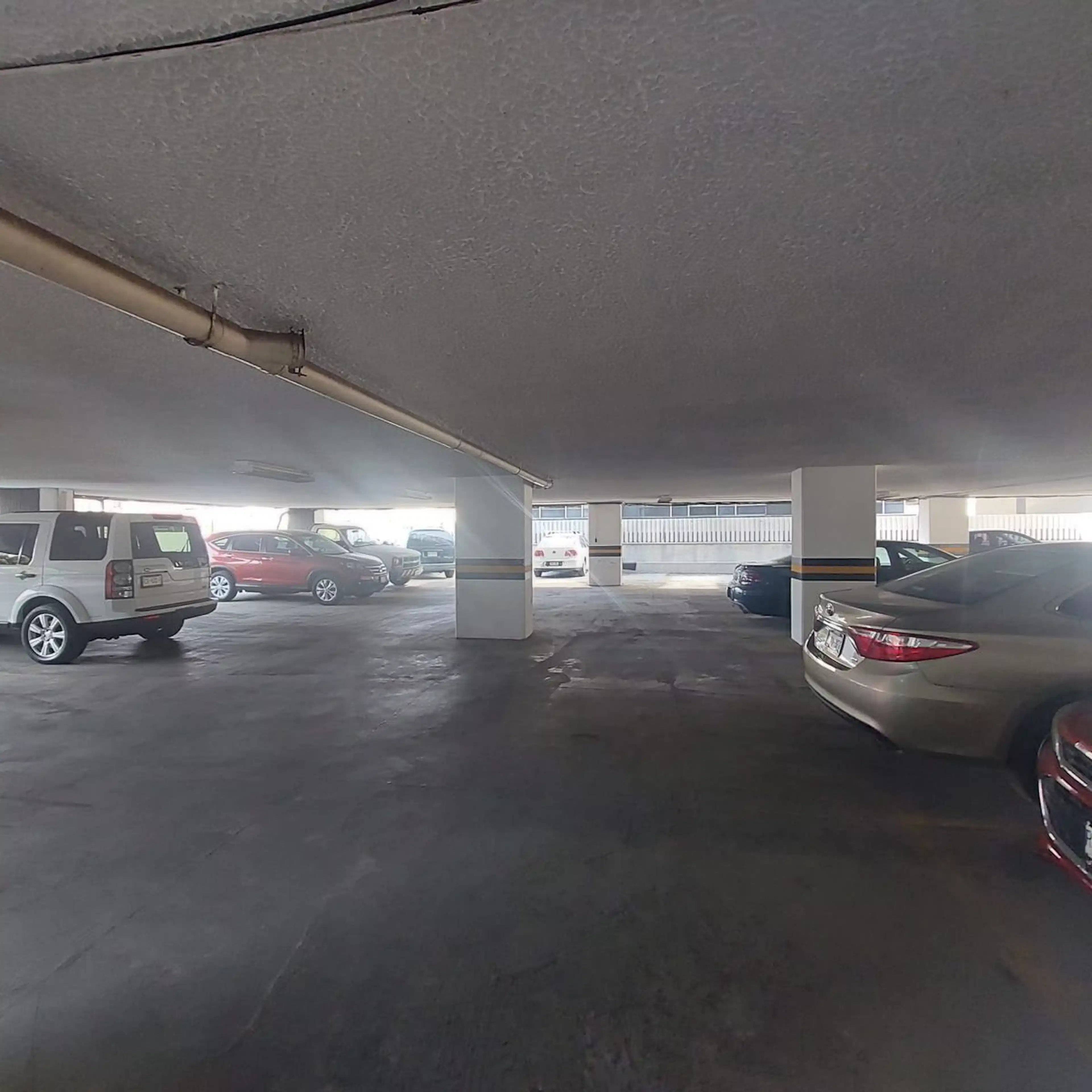 Amplias oficinas en Del Valle Sur