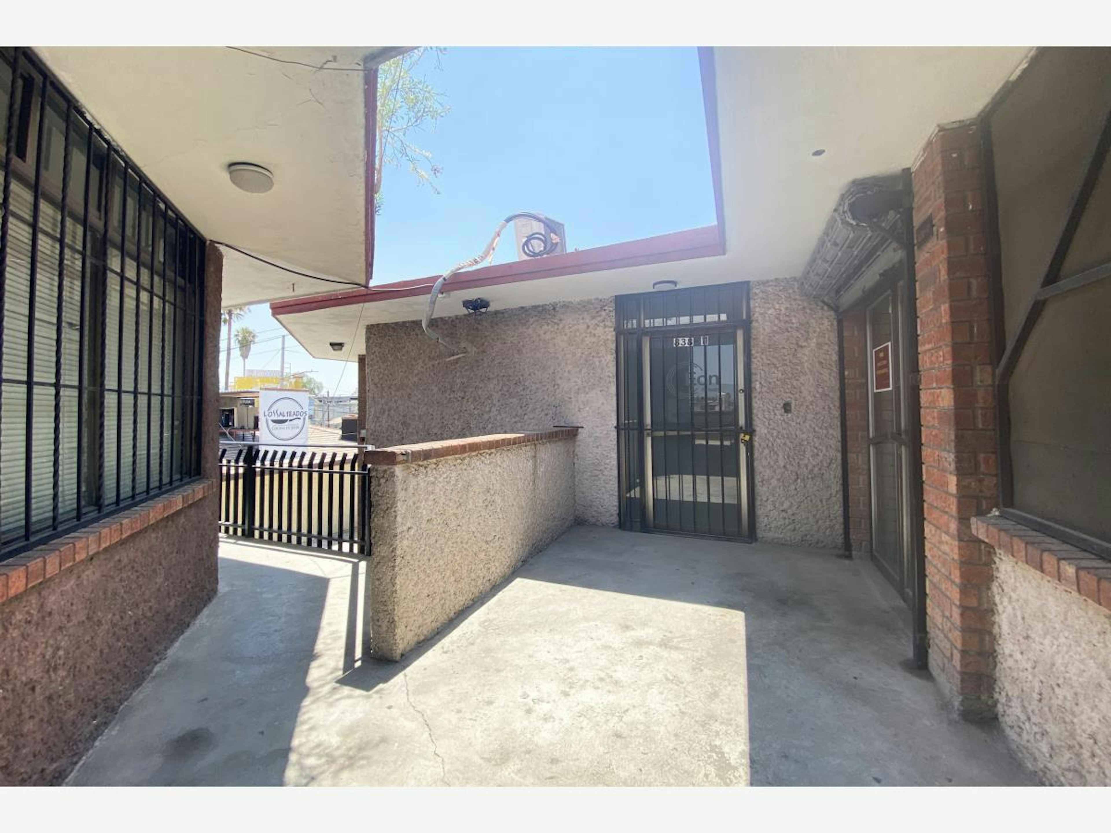 Blvd. Gral. Francisco Coss 838