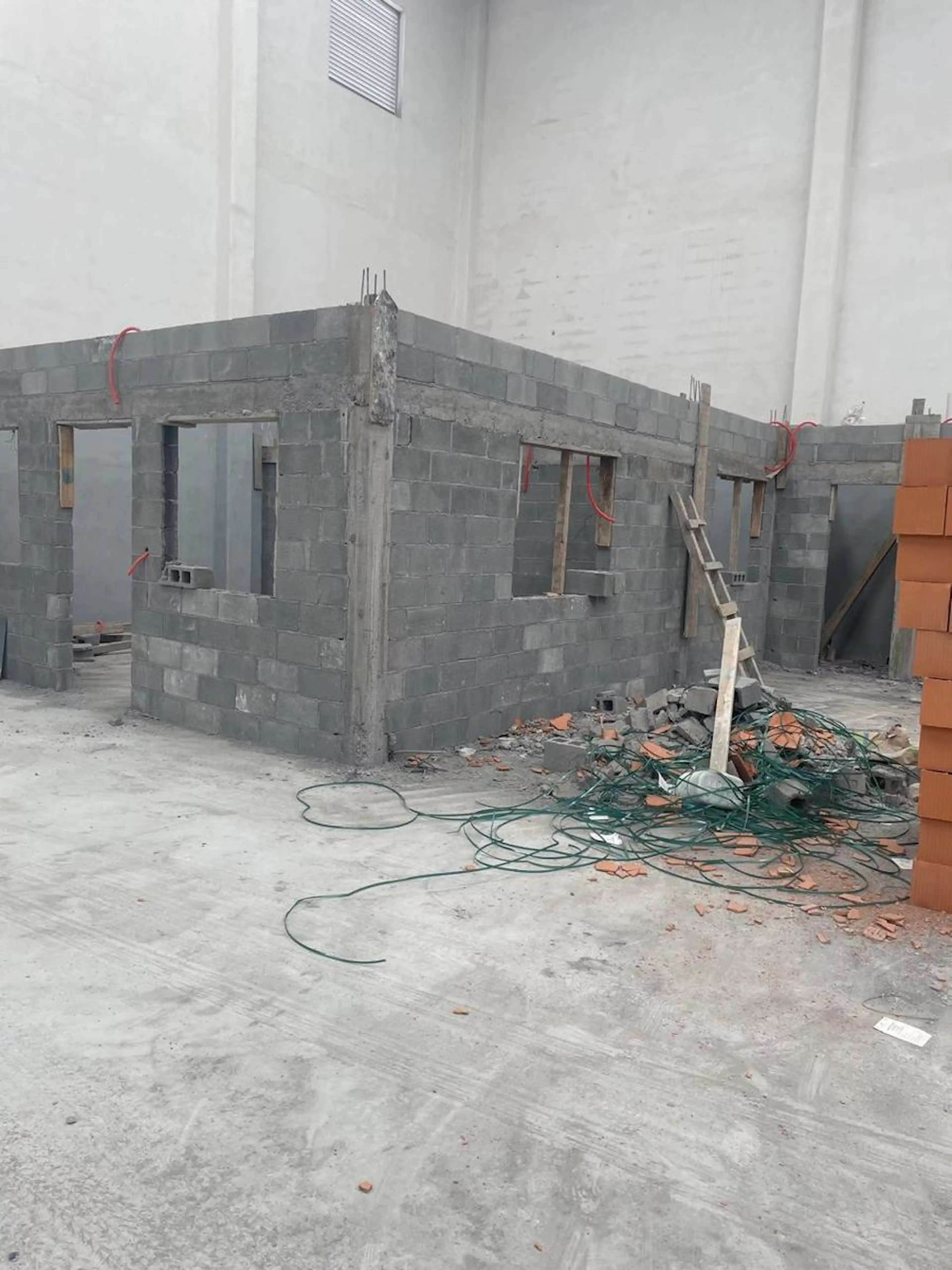 BODEGA INDUSTRIAL EN RENTA EN SANTA CATARINA S/N