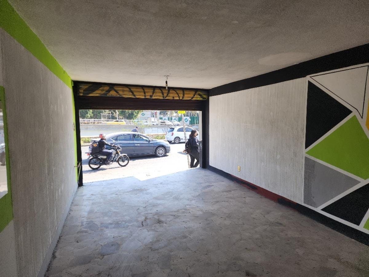 Local Comercial Spot2